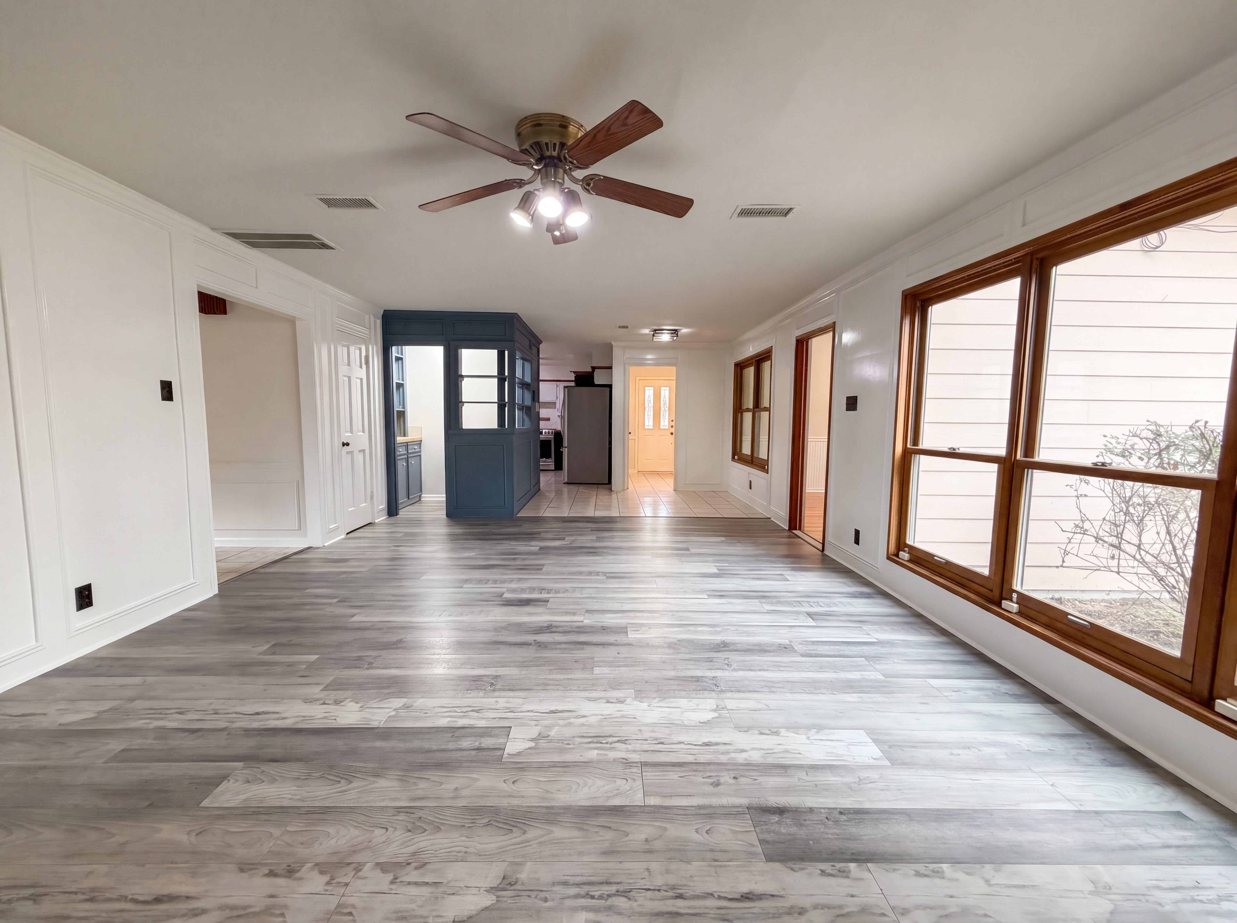Photo 9 of 23 of 17518 Rustington Dr, Spring, TX