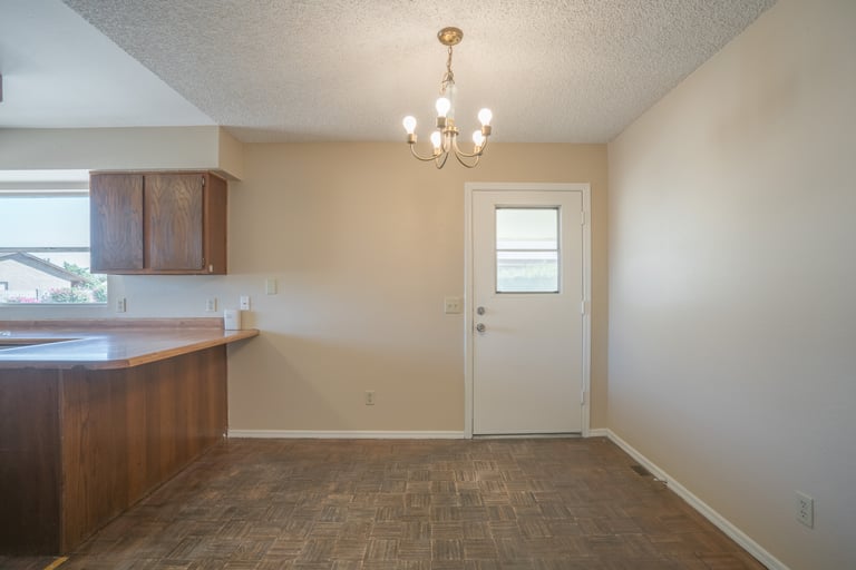 Photo 4 of 21 - 4532 N 74th Dr, Phoenix, AZ 85033