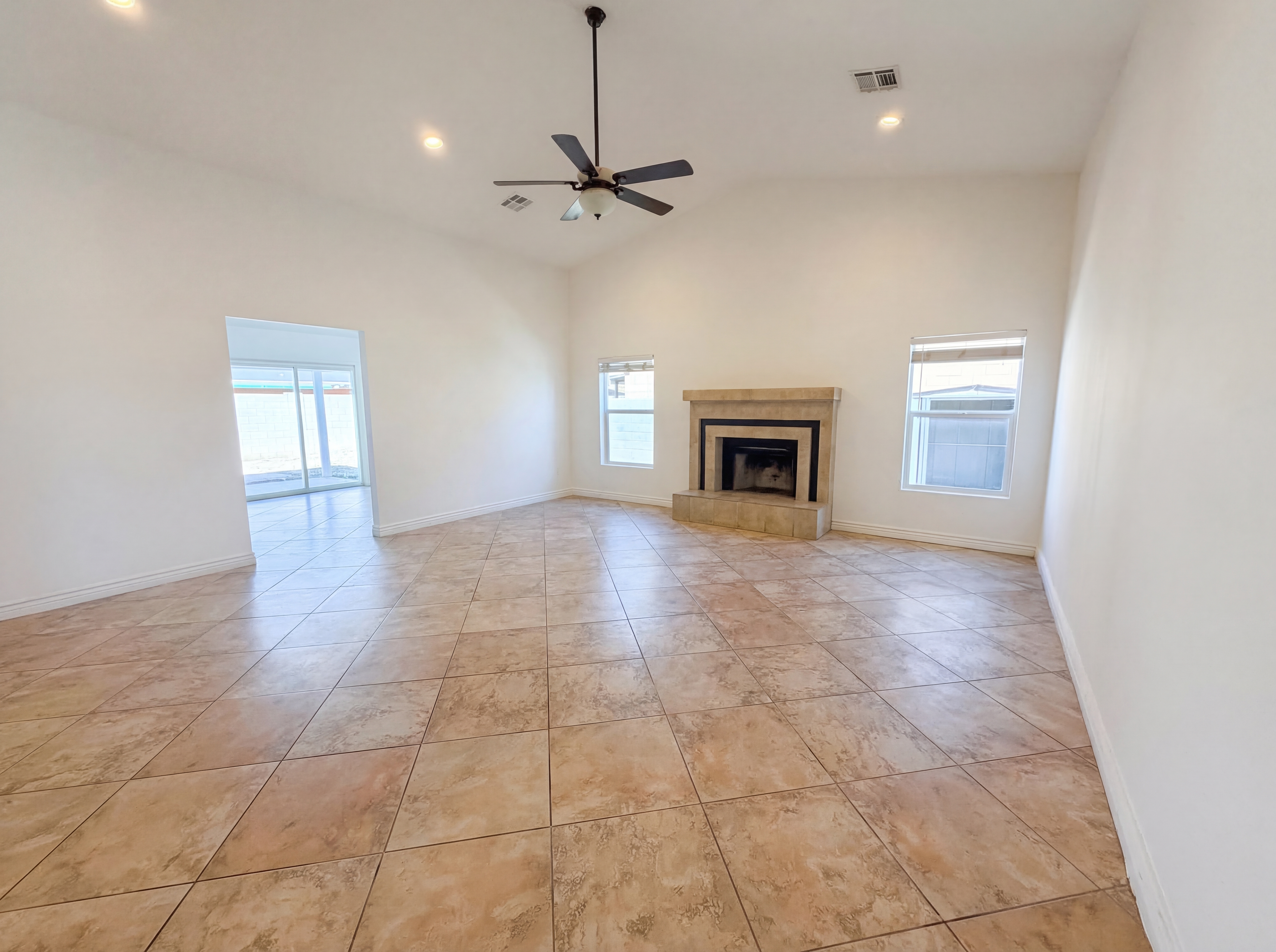 Photo 3 of 25 of 1802 N 89th Ave, Phoenix, AZ