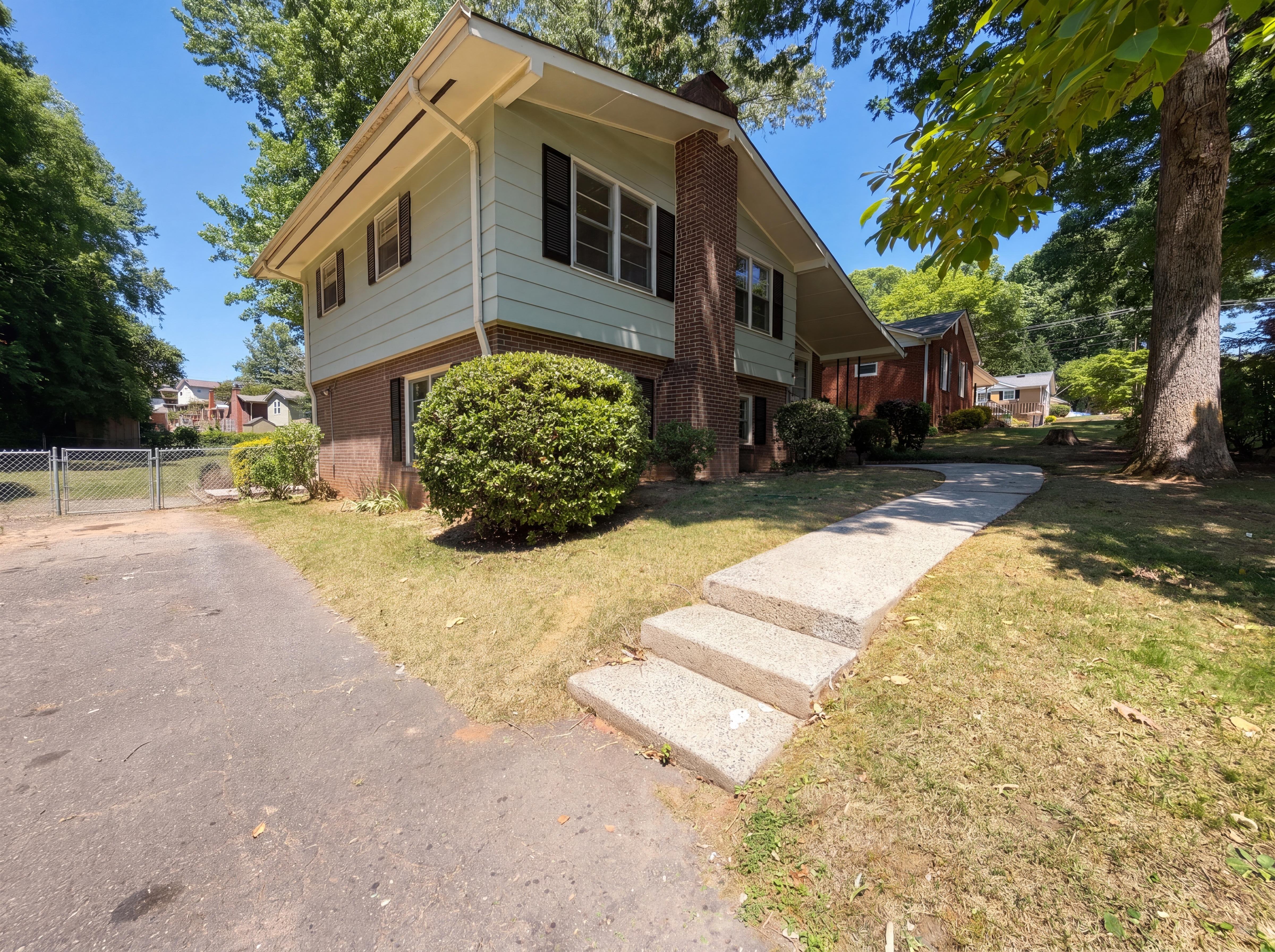Photo 16 of 19 of 1438 Buckingham Ave, Gastonia, NC