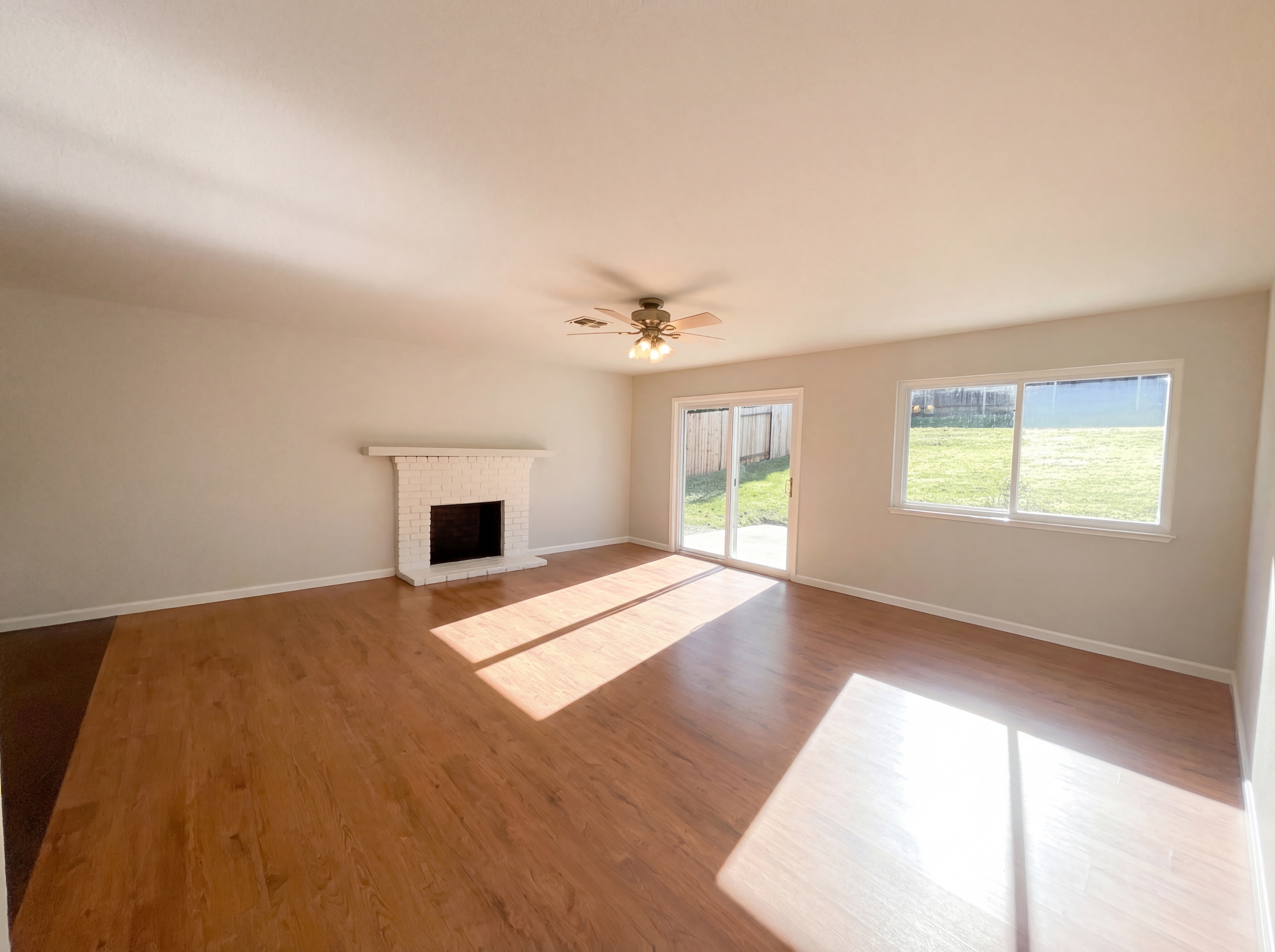 Photo 3 of 24 of 141 Sierra Woods Cir, Folsom, CA