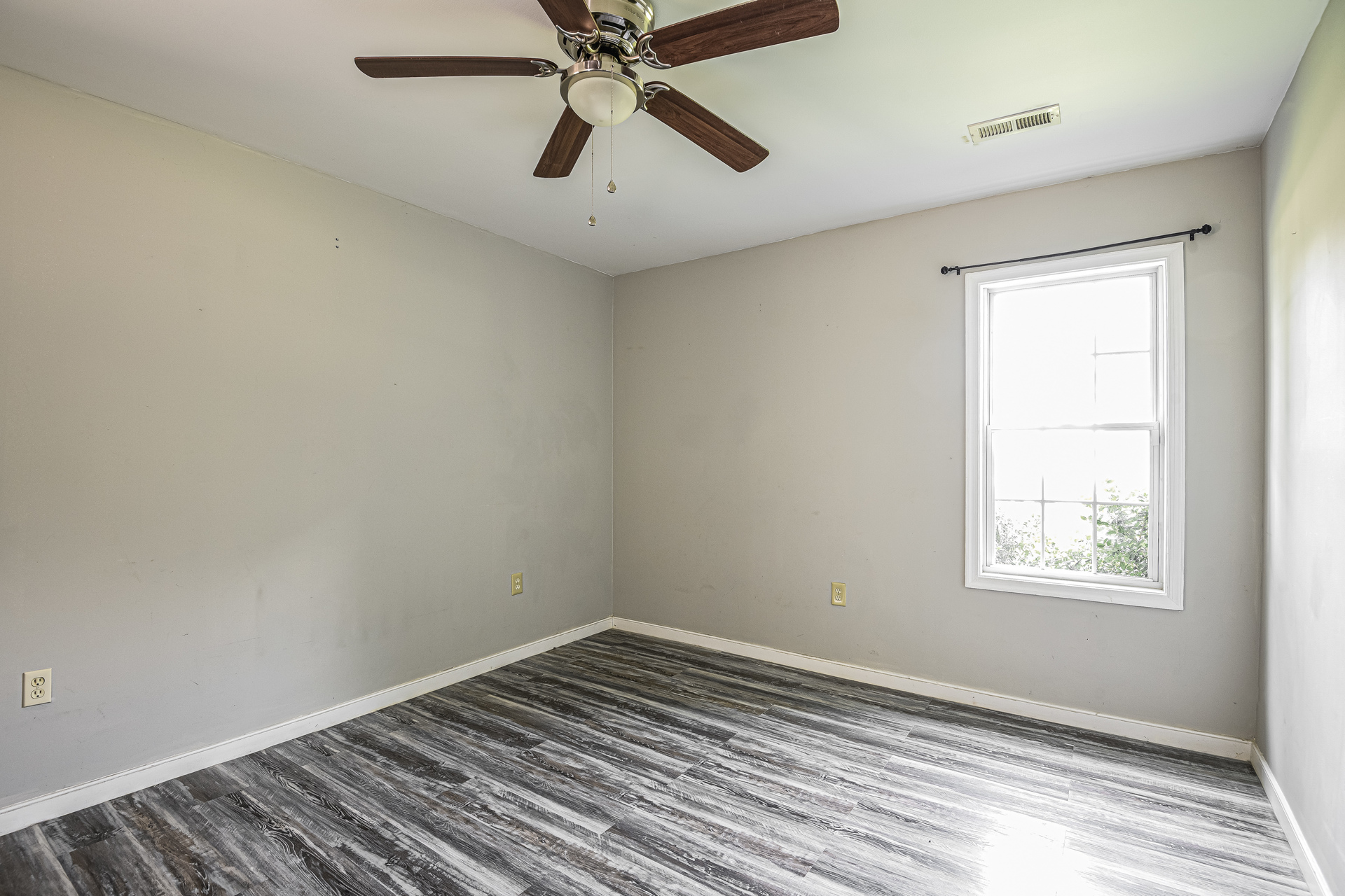 Photo 10 of 21 of 825 Nottoway Ave, Blackstone, VA
