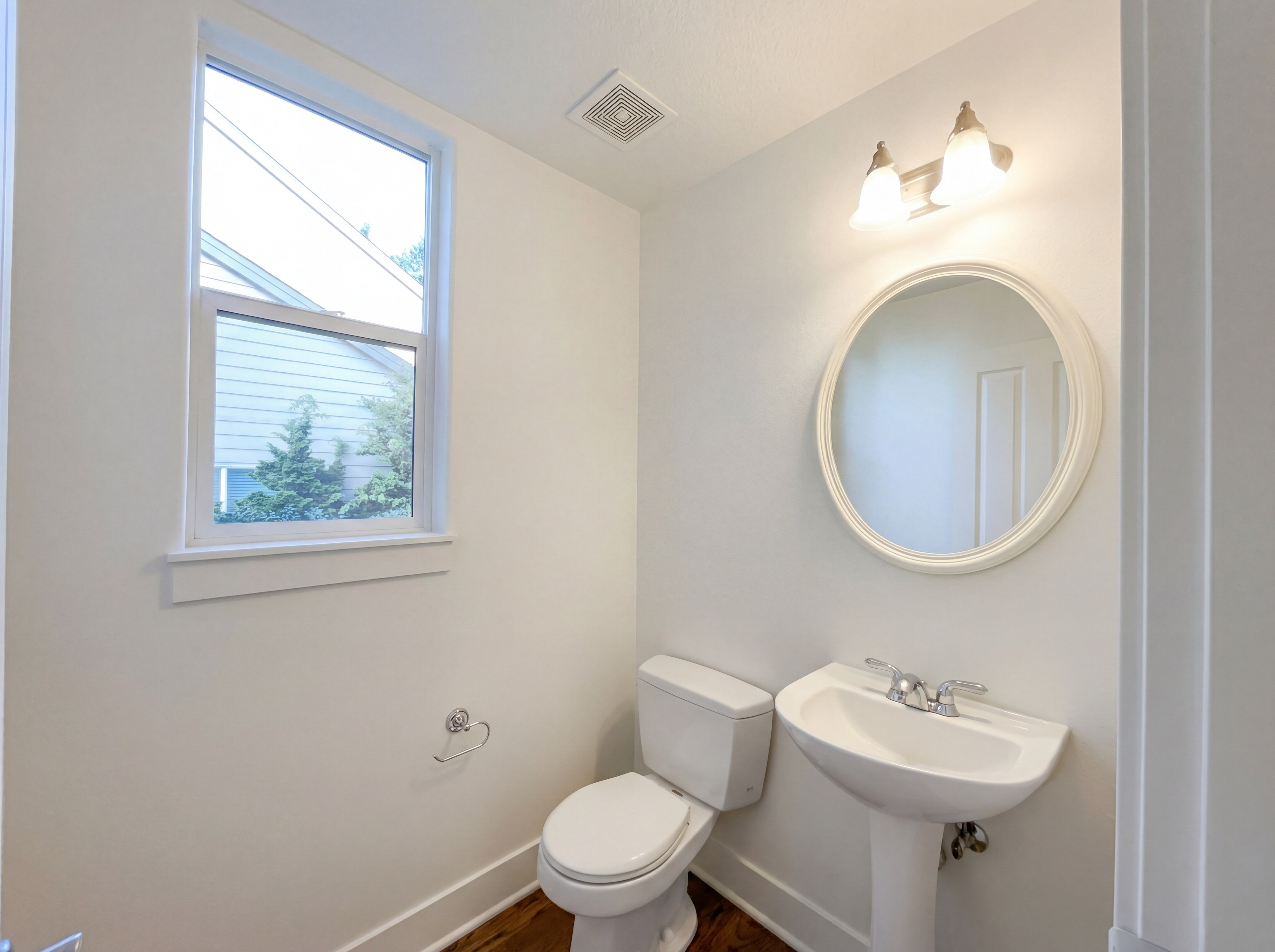 Photo 10 of 35 of 10989 SW Oneida St, Tualatin, OR