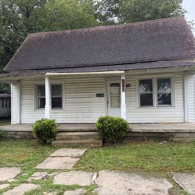 Property photo 1 of 309 B St NE