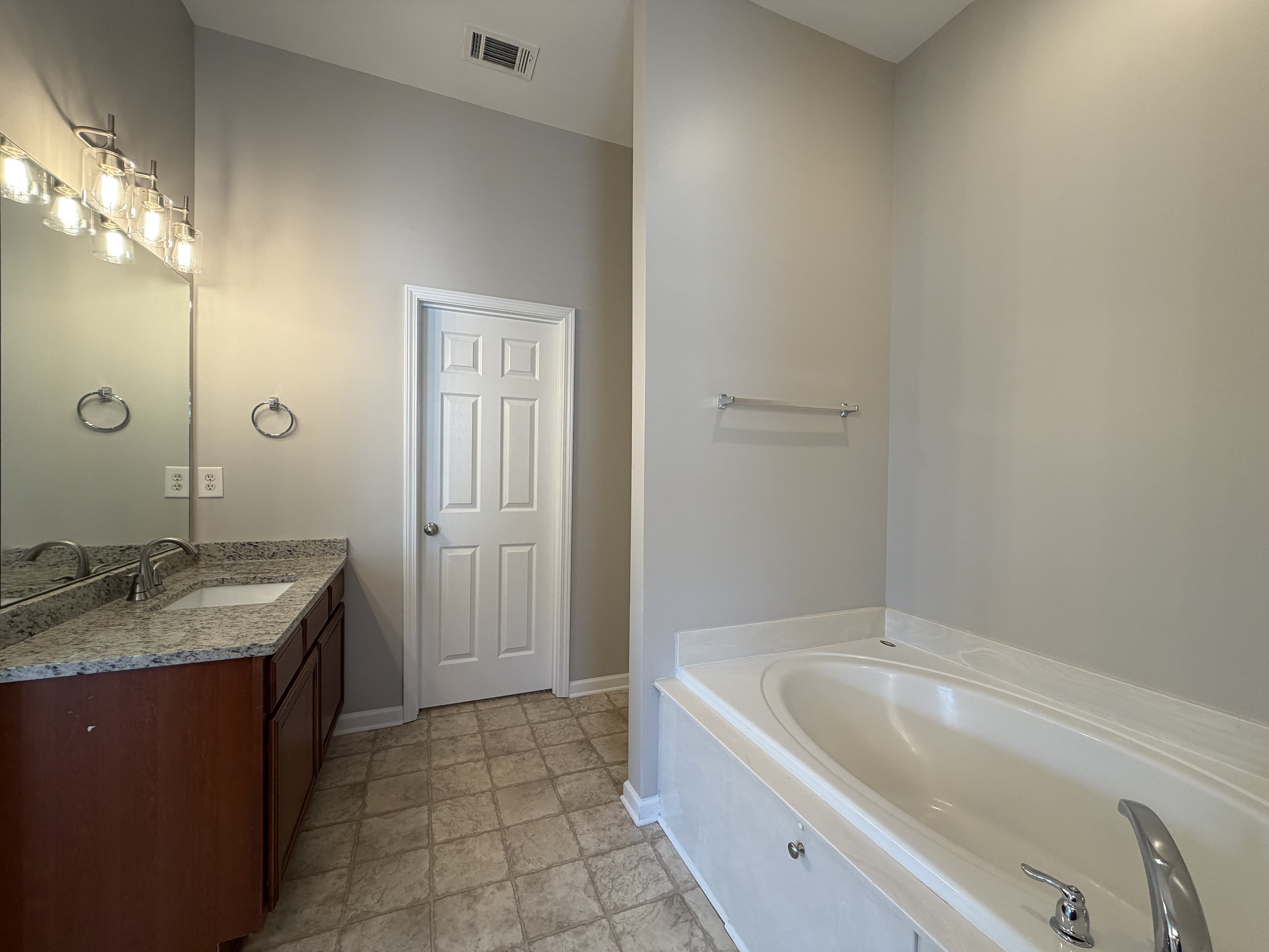Photo 21 of 29 of 3010 Feradach Ln, Spring Hill, TN