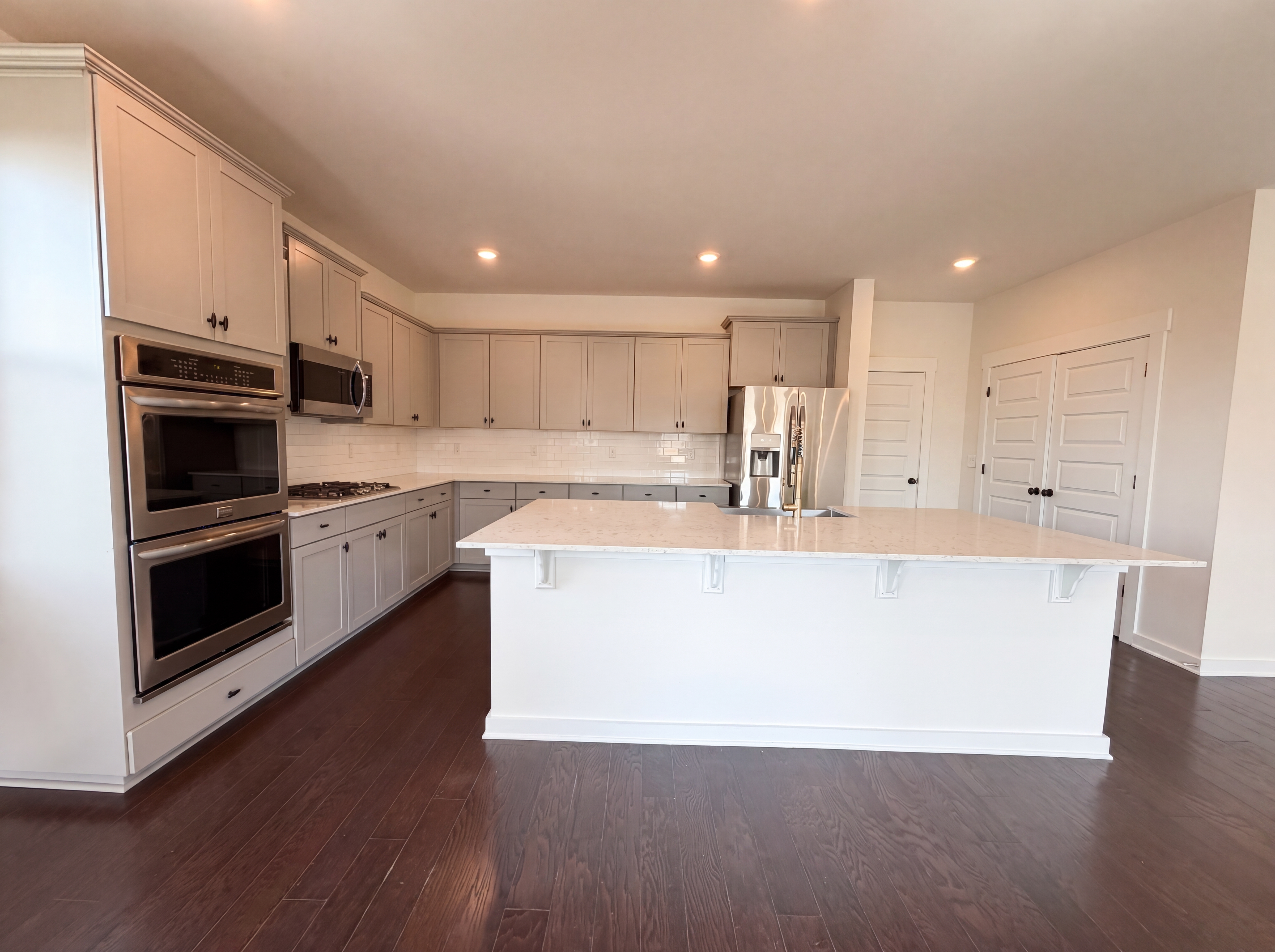 Photo 2 of 31 of 3372 Vinemont Dr, Thompsons Station, TN