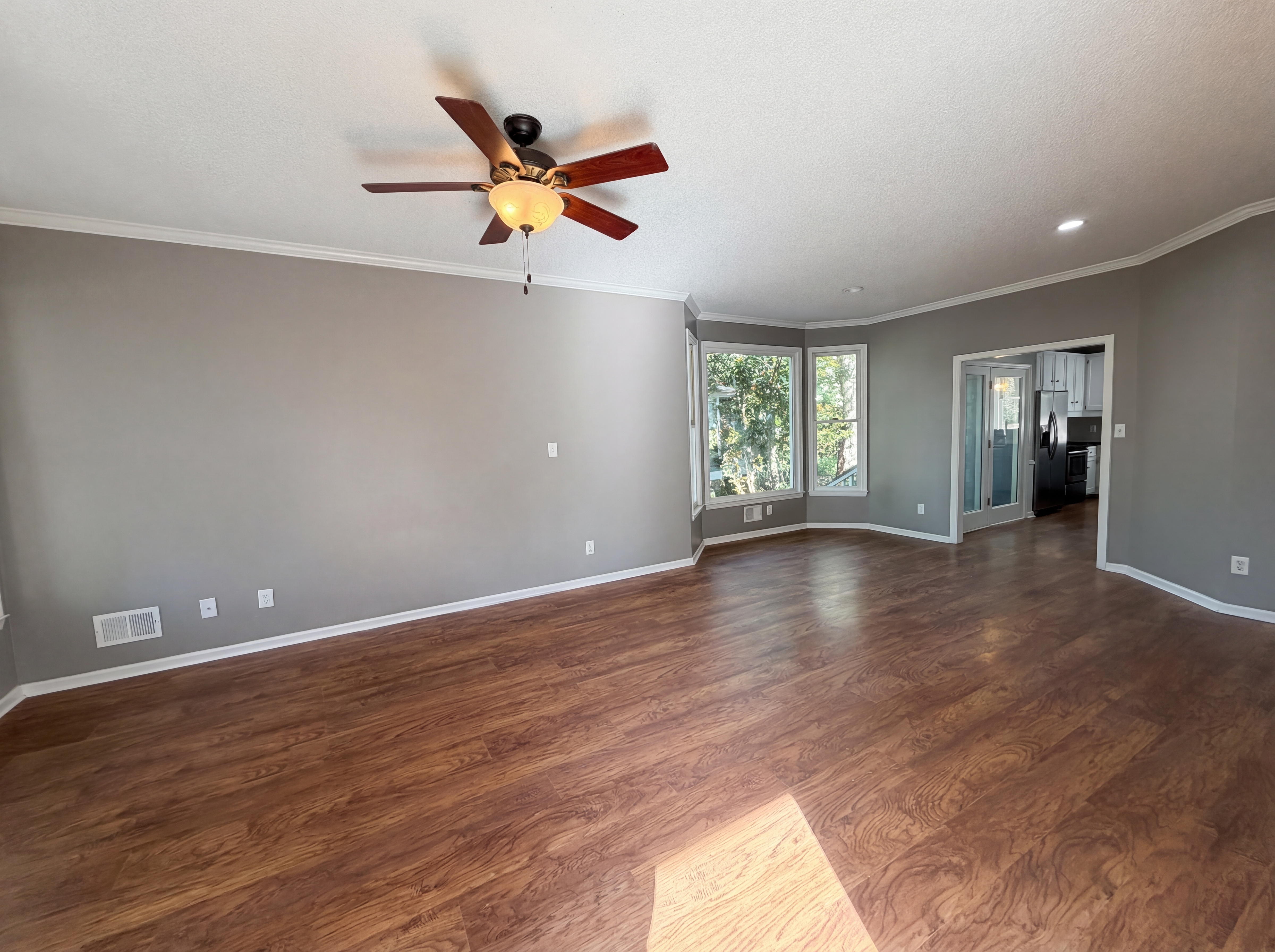 Photo 9 of 20 of 204 Wallace Cir, Lexington, SC