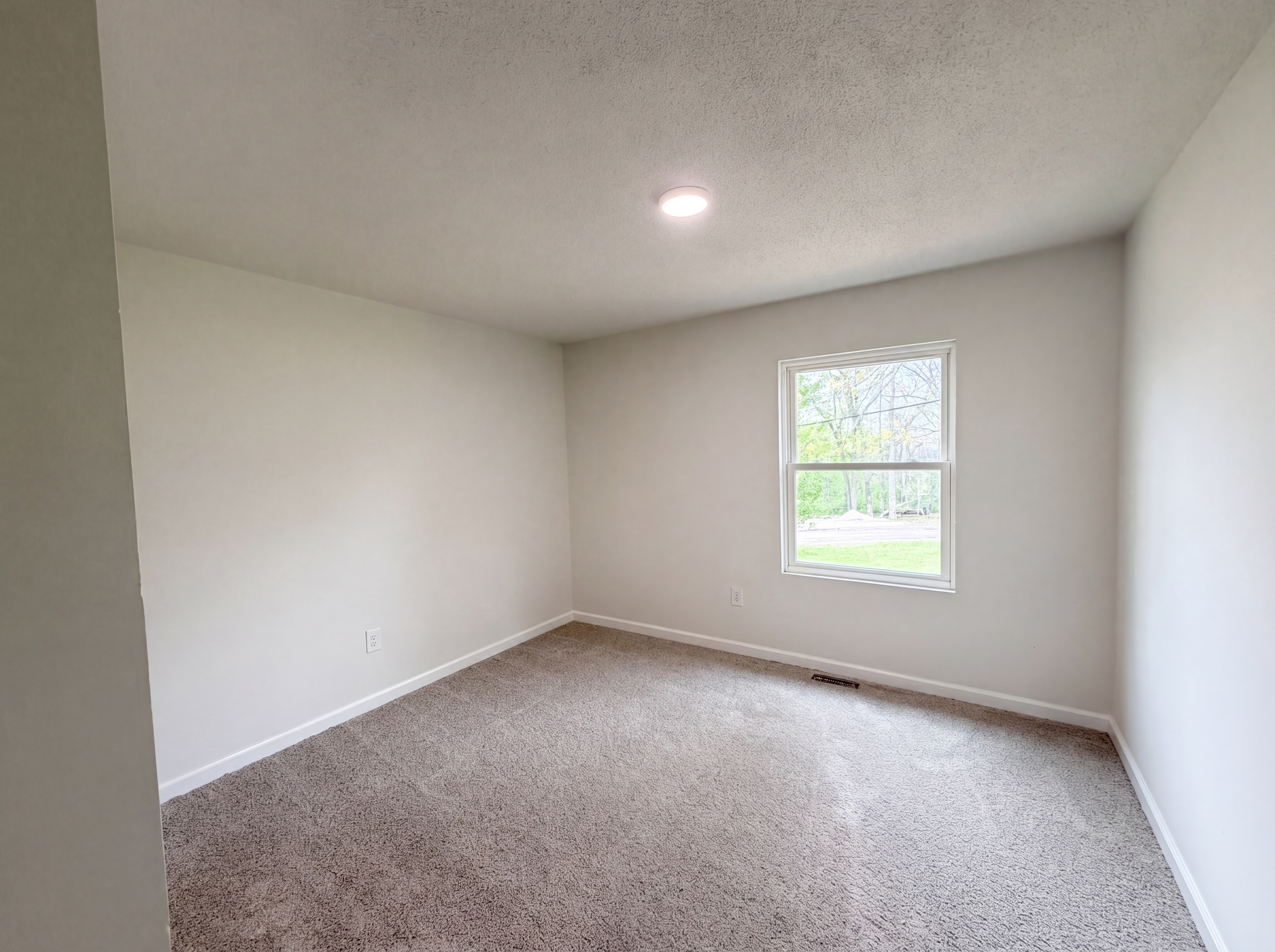 Photo 10 of 19 of 14326 Spring Dr, De Soto, MO