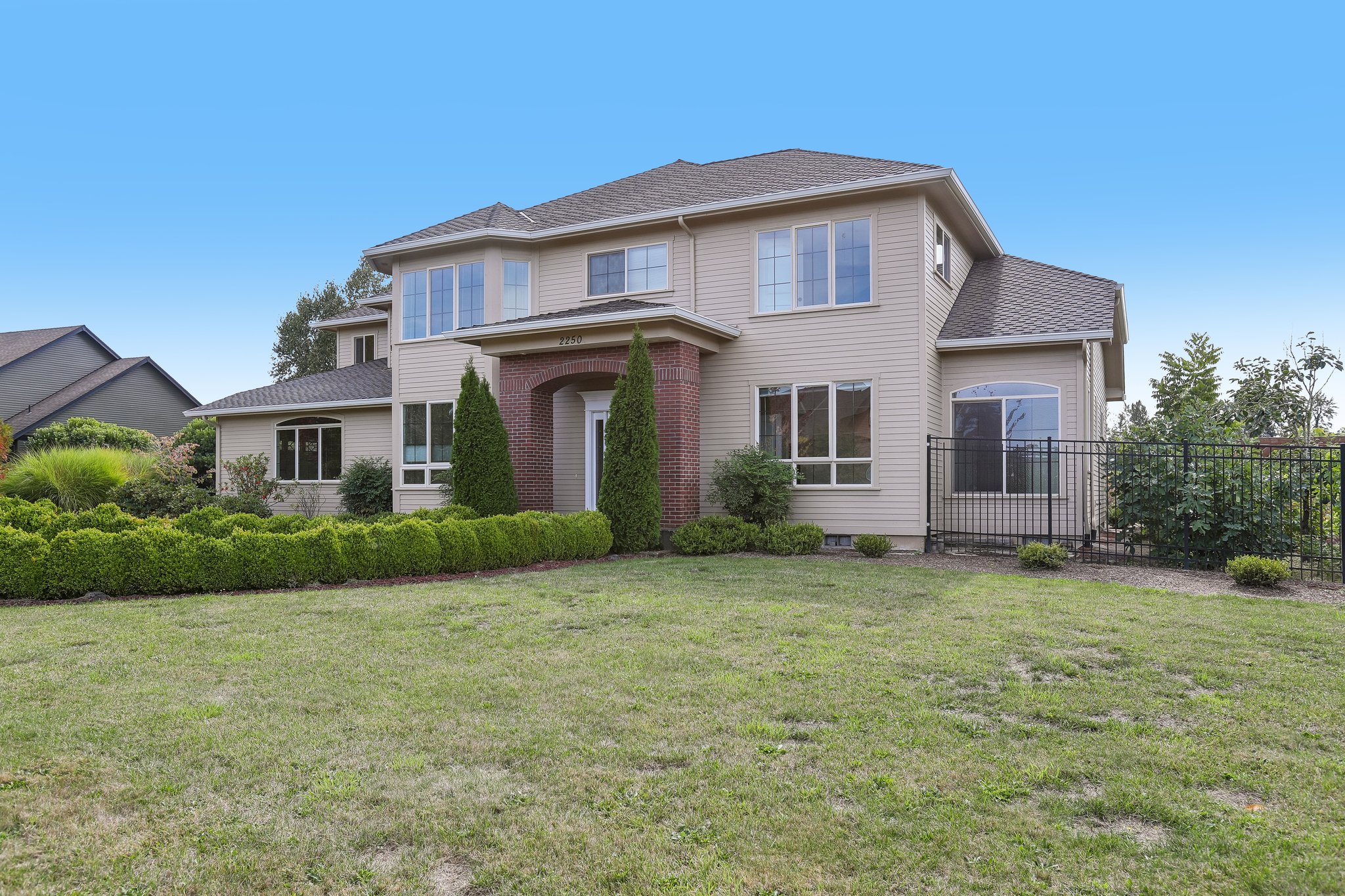 Photo 5 of 32 of 2250 SW Homer Ross Loop, McMinnville, OR