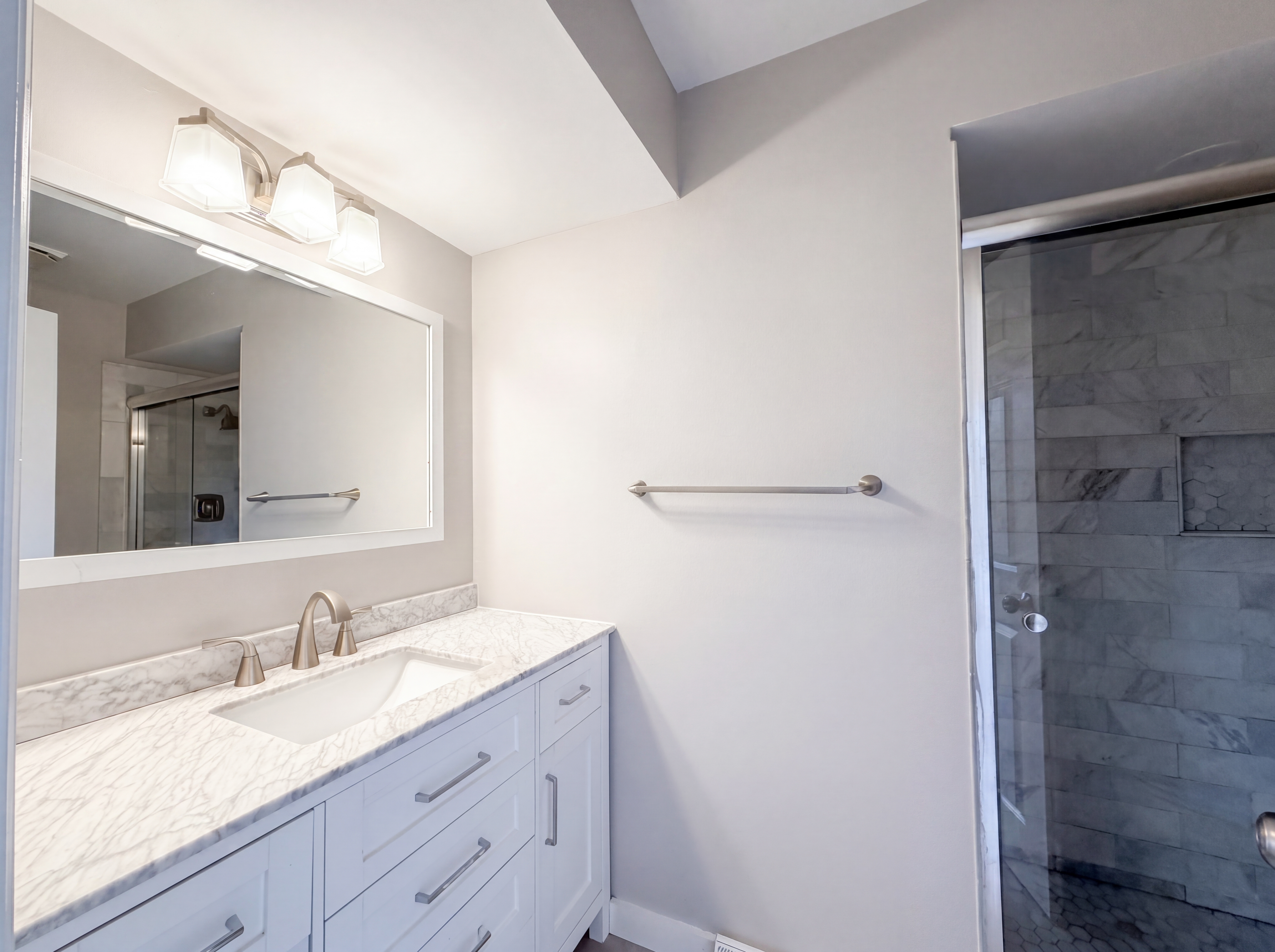 Photo 17 of 22 of 2086 Resor Rd, Fairfield, OH