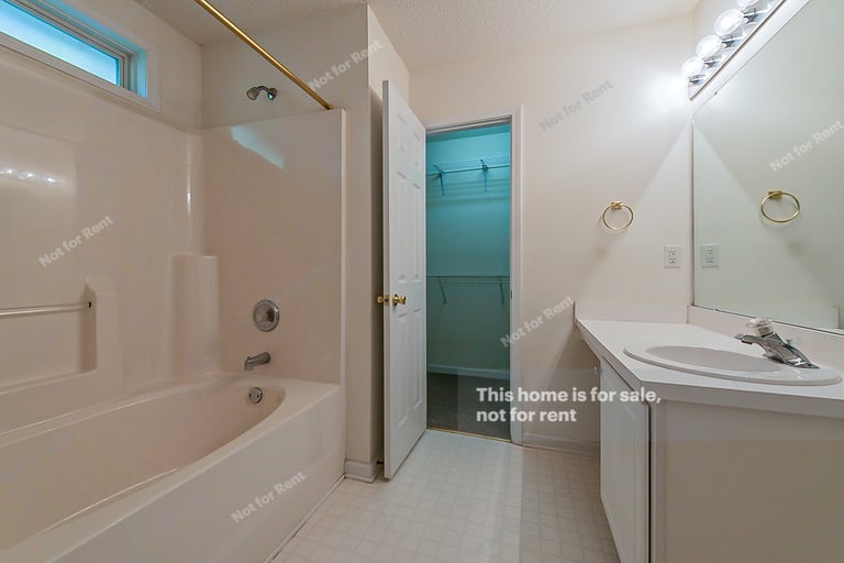 Photo 8 of 19 - 502 Ascott Way, Durham, NC 27713