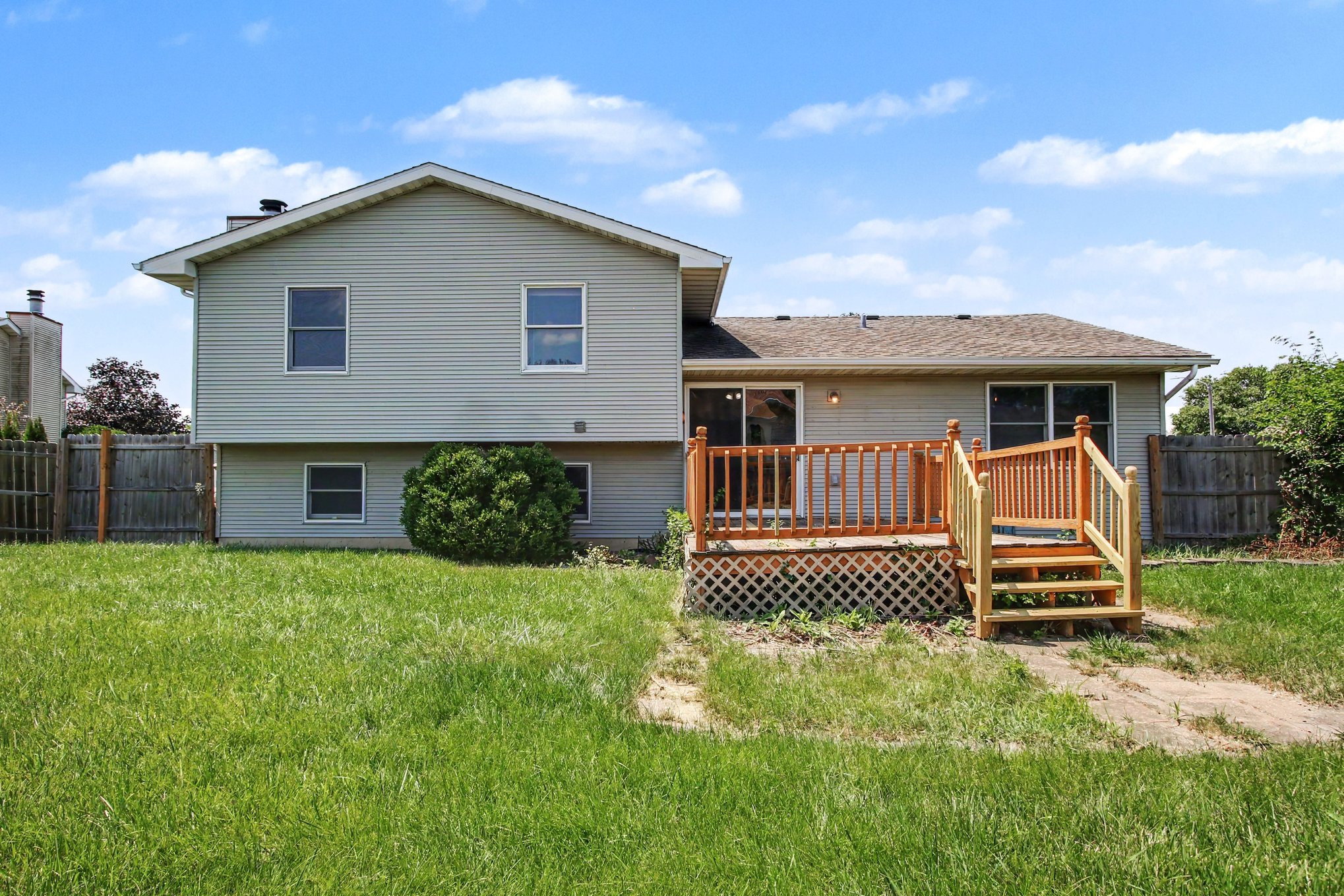 Photo 5 of 19 of 9915 Monroe St, Crown Point, IN
