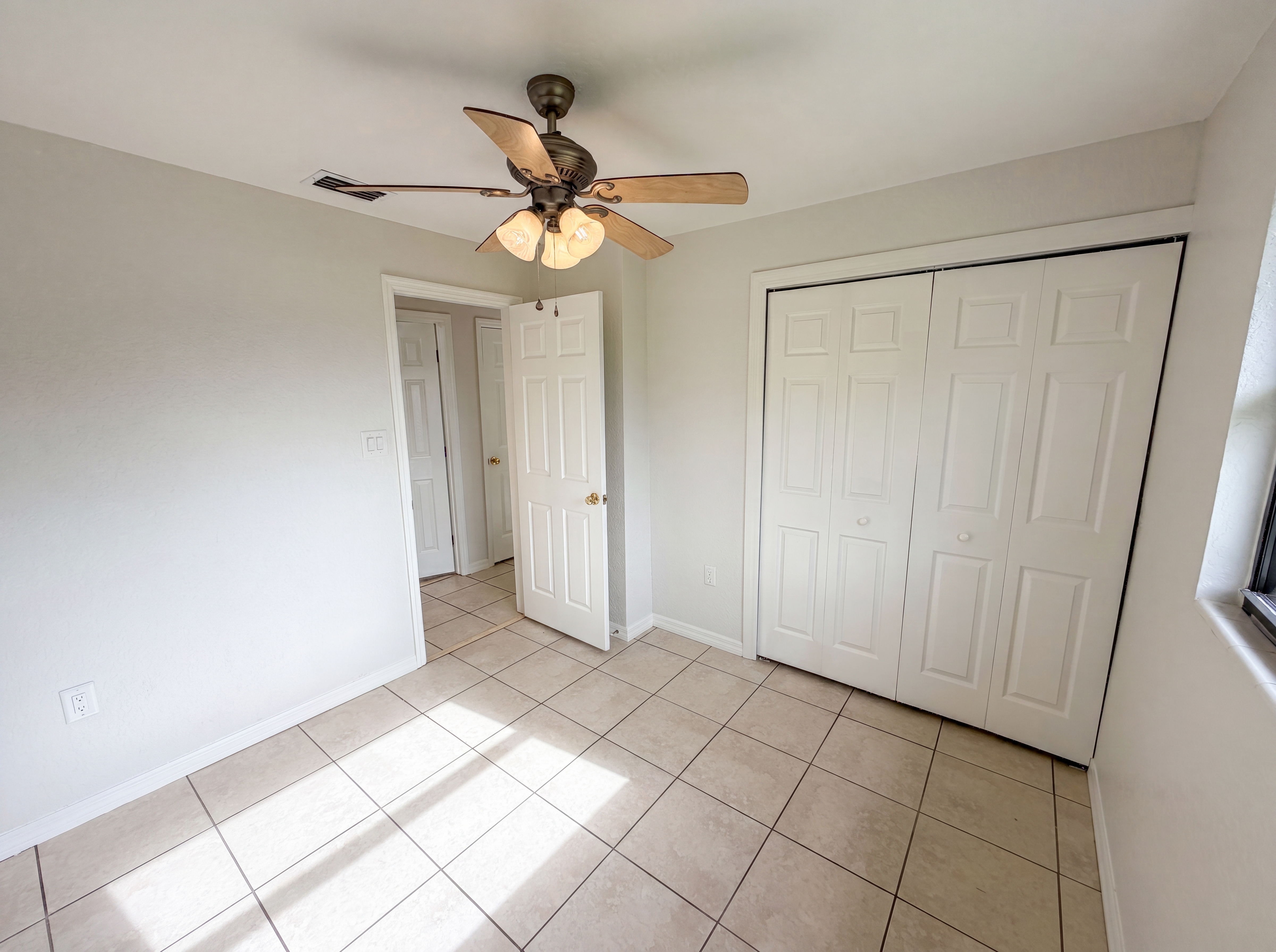 Photo 17 of 26 of 2535 Stratford Dr, Cocoa, FL