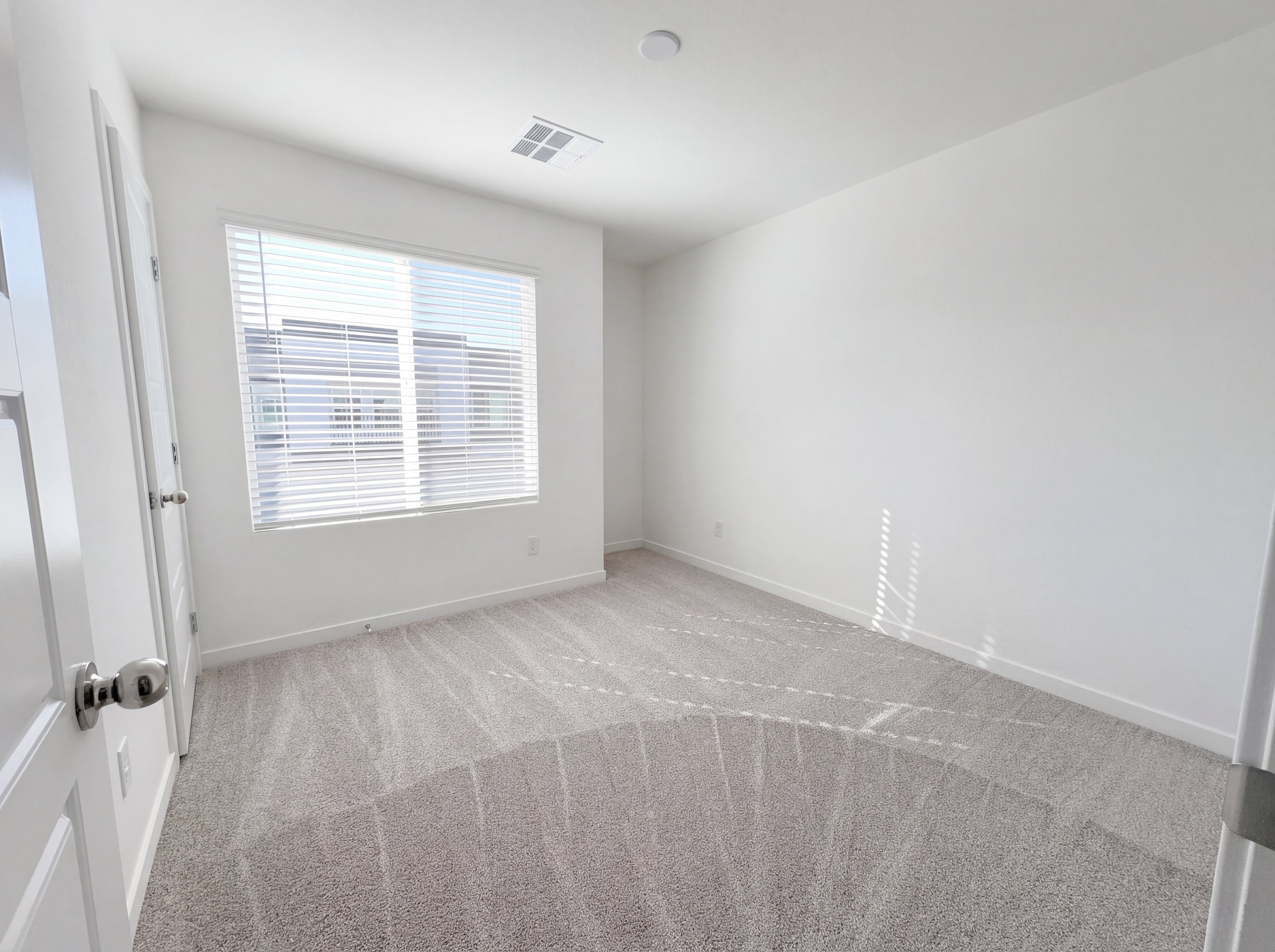Photo 7 of 19 of 4234 Vivenda St, Las Vegas, NV