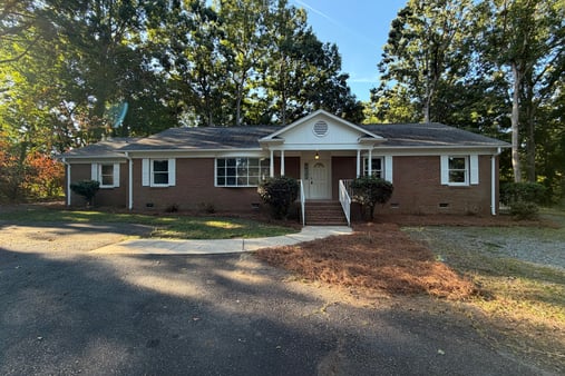 Photo 1 of 19 of 1524 Mt Holly Huntersville Rd, Charlotte, NC