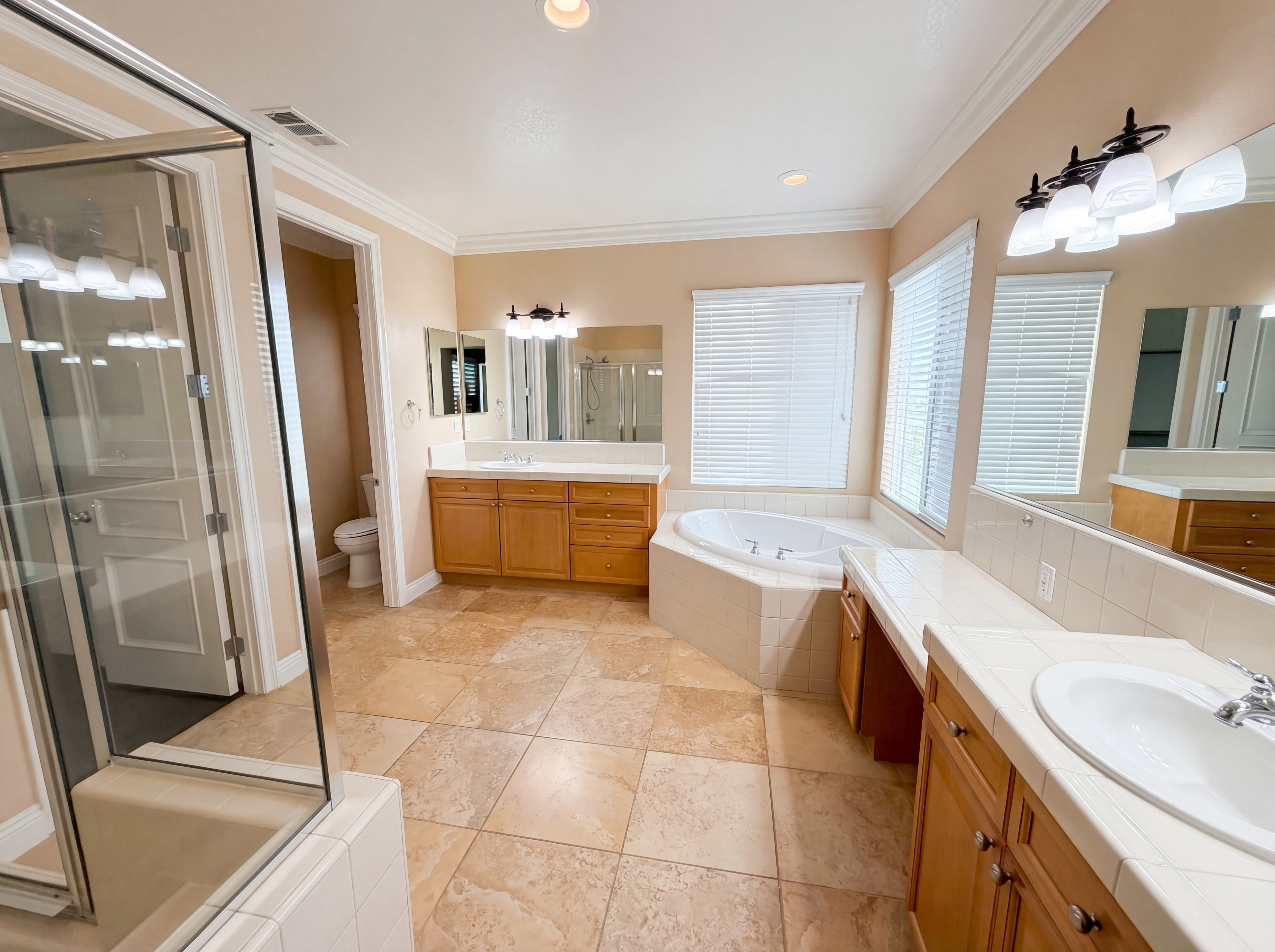 Photo 10 of 60 of 23 Plaza Modena, Lake Elsinore, CA
