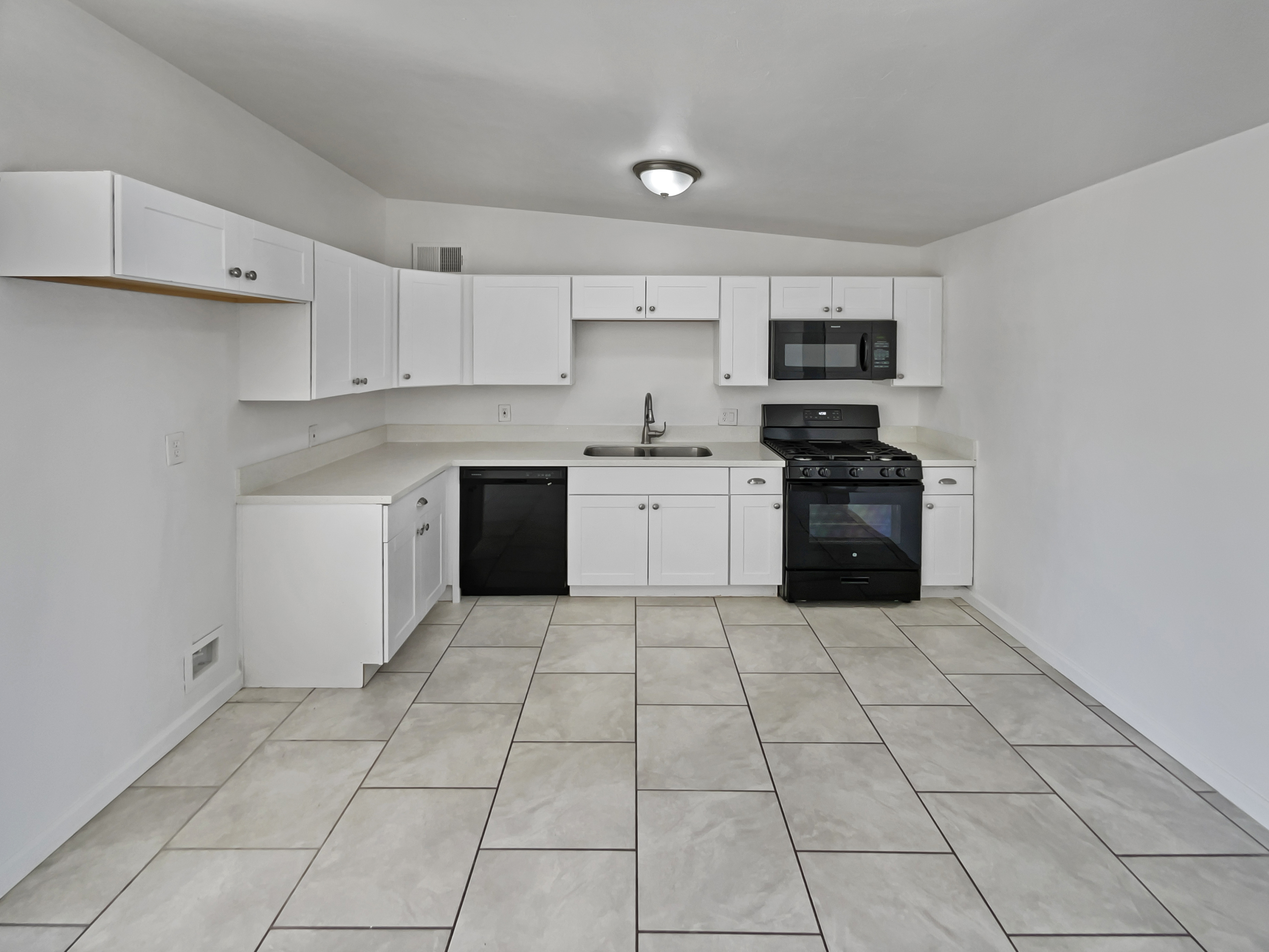 Photo 2 of 17 of 802 W Tipton Dr, Tucson, AZ