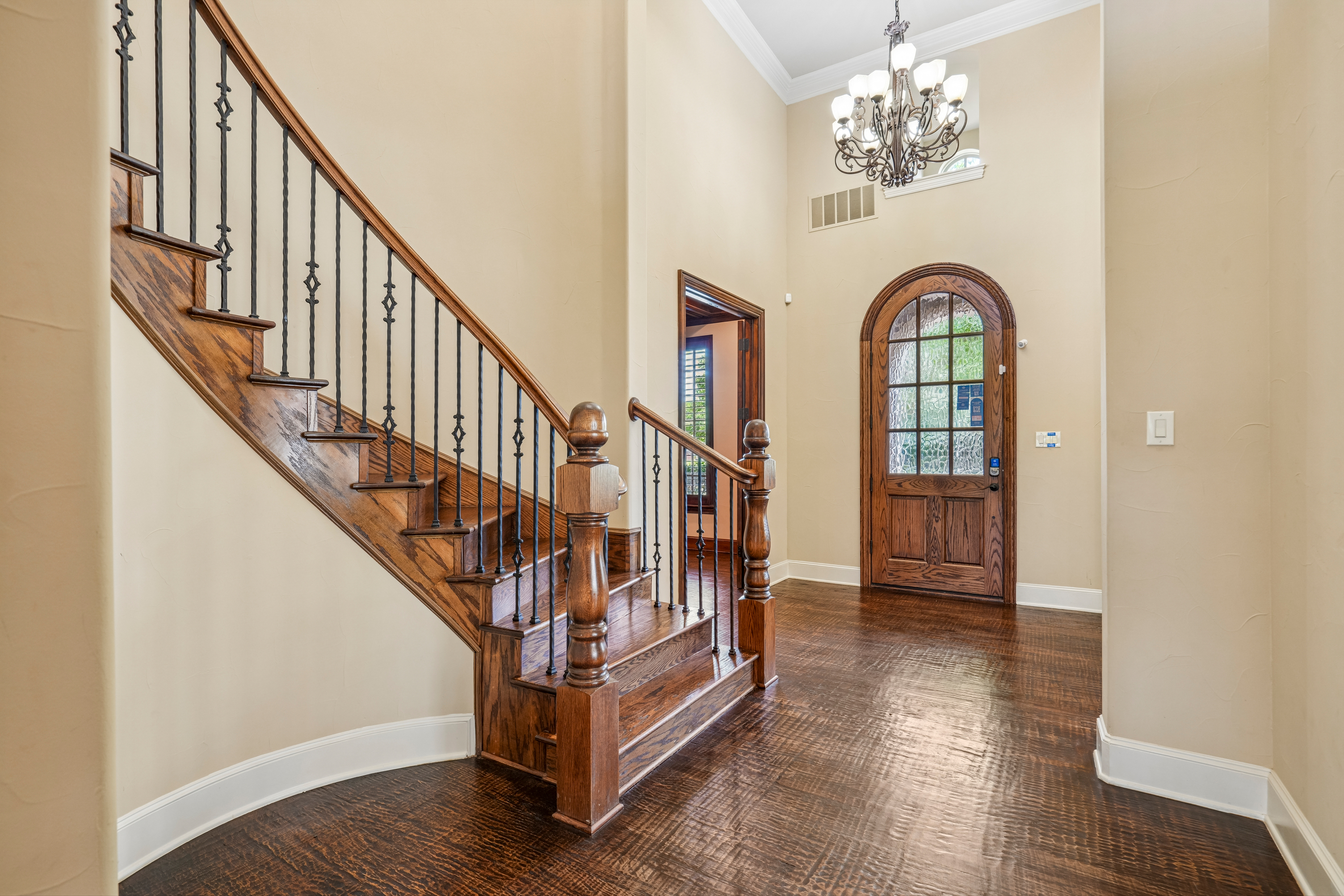 Photo 6 of 56 of 2800 Seven Shields Ln, Lewisville, TX