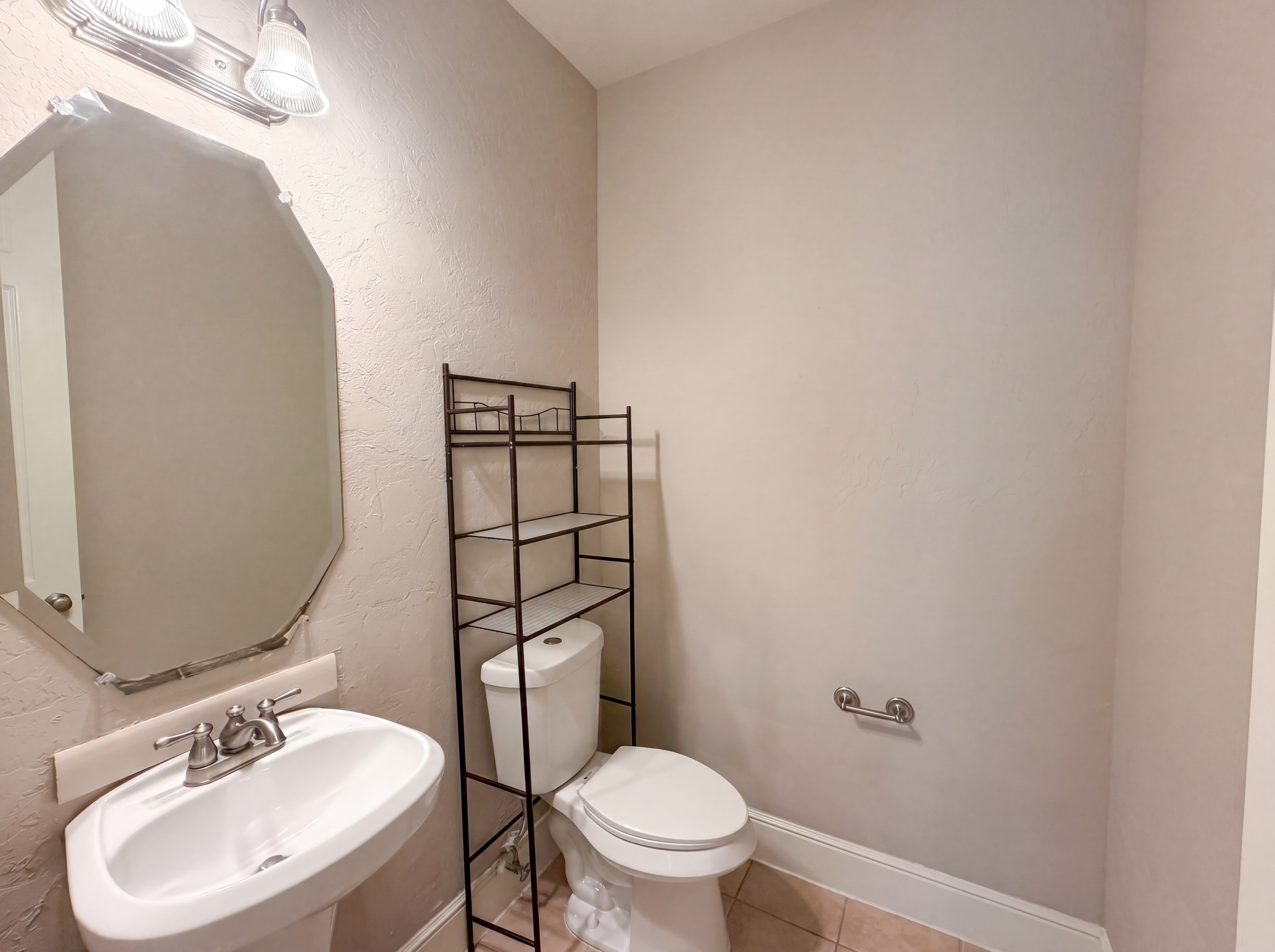 Photo 24 of 32 of 10330 Sandbar Dr, Irving, TX