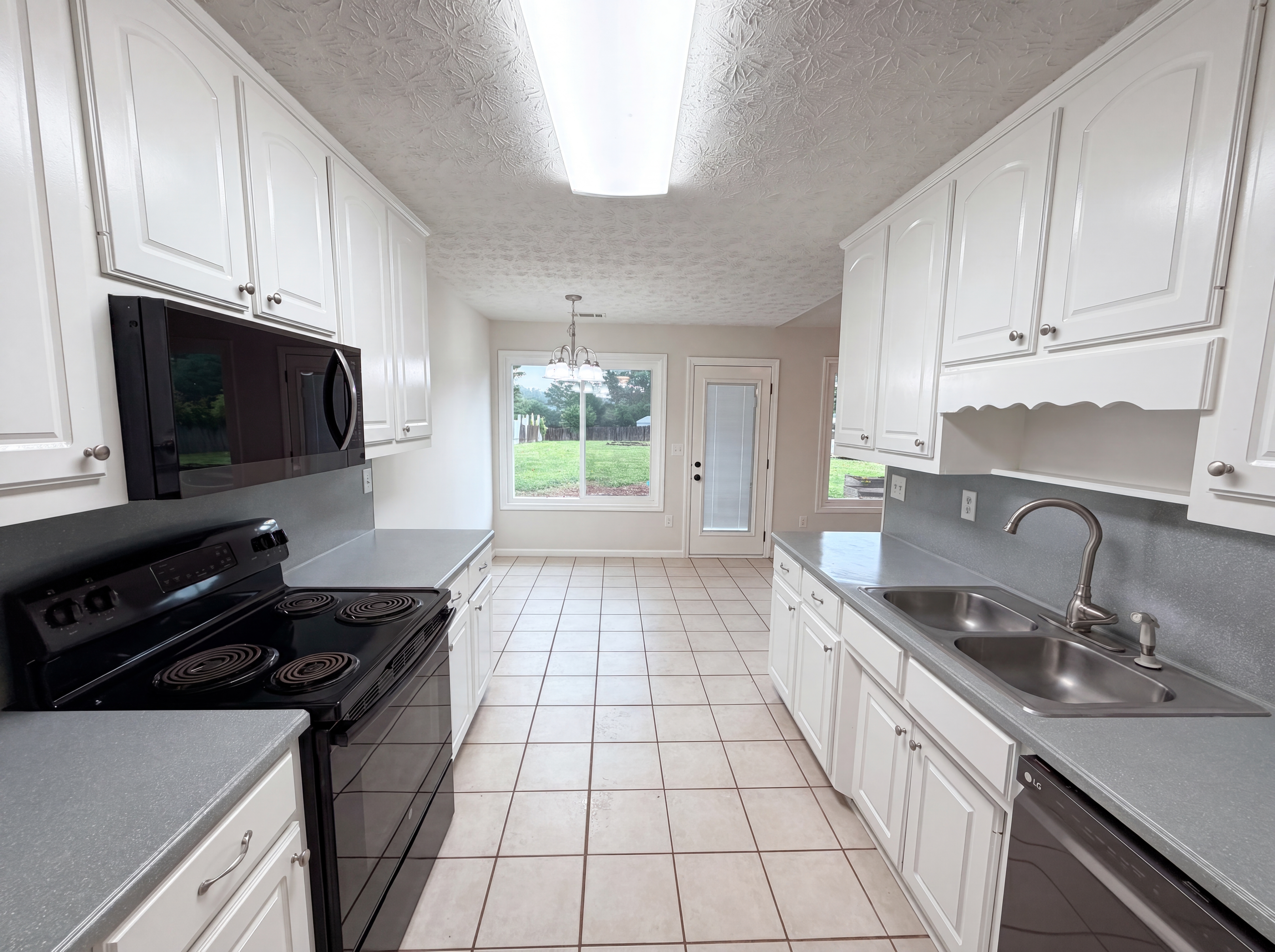Photo 7 of 20 of 919 Elijah Way, Bethlehem, GA