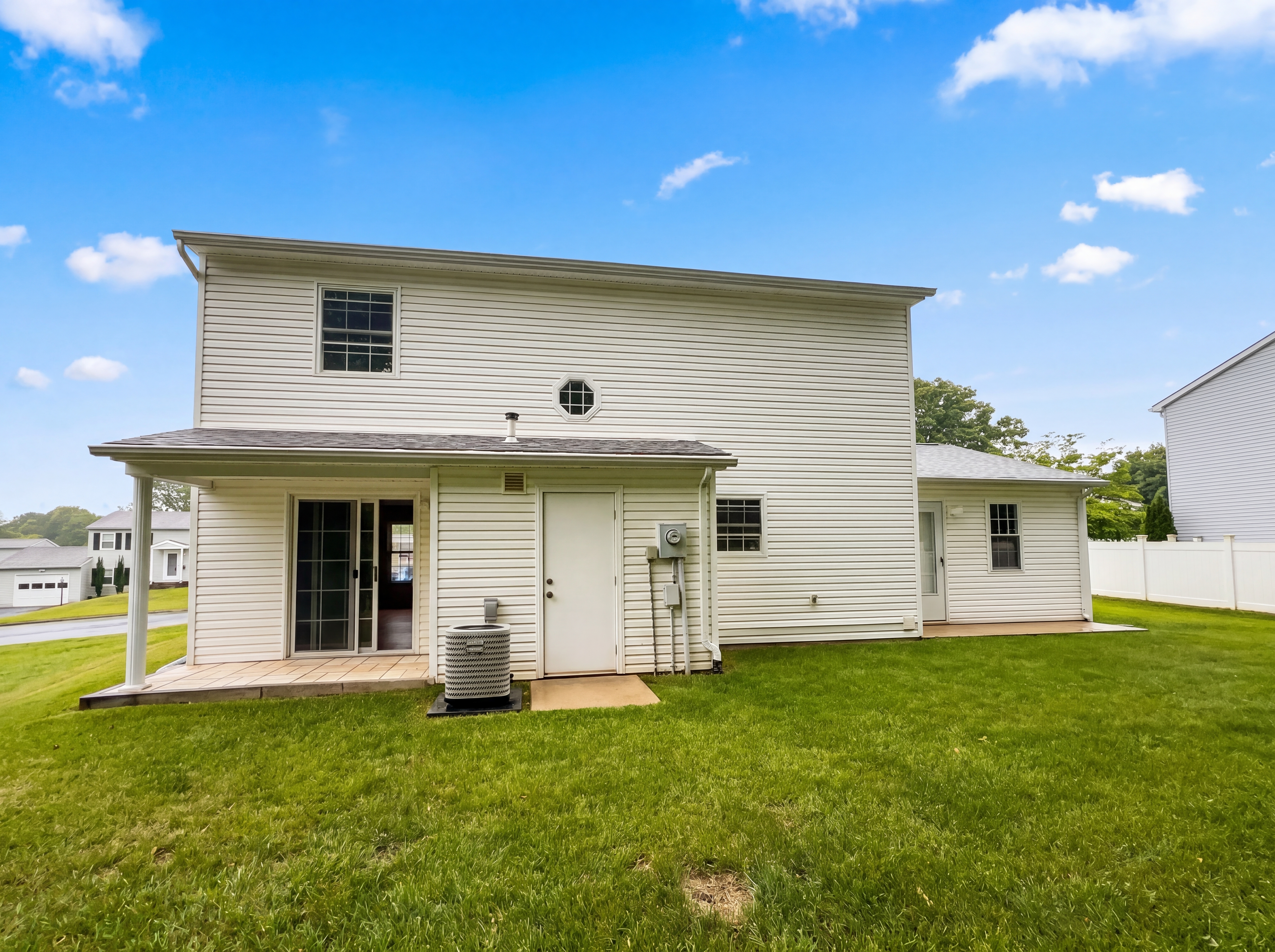 Photo 6 of 23 of 14281 Princedale Dr, Woodbridge, VA