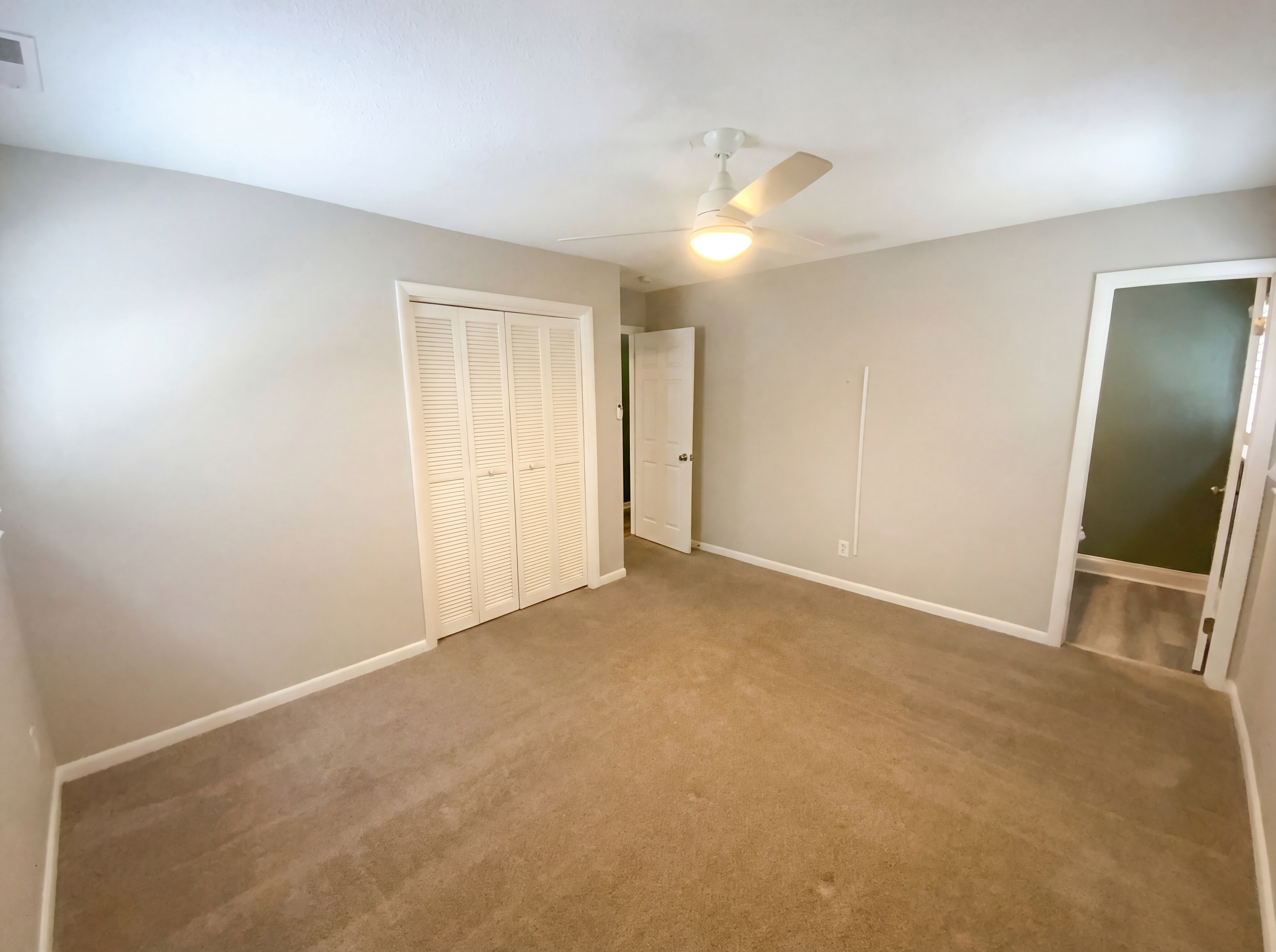 Photo 4 of 21 of 202 Hassellwood Dr, Jamestown, NC