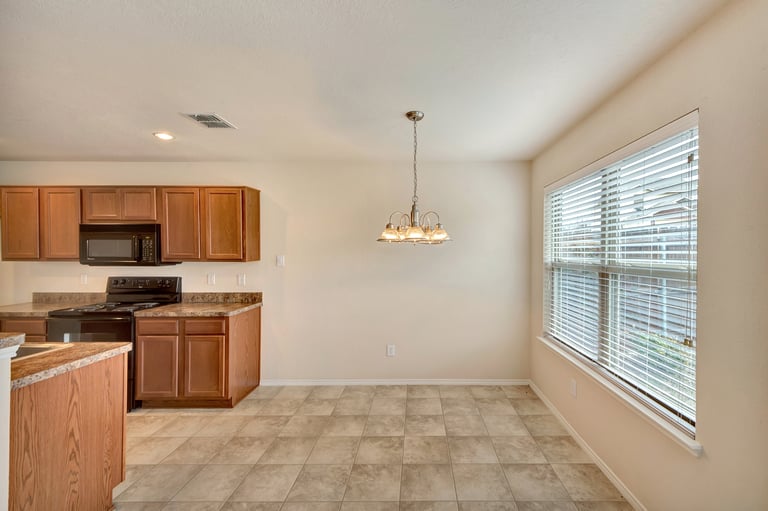 Photo 2 of 20 - 10731 Deauville Dr, Fort Worth, TX 76108