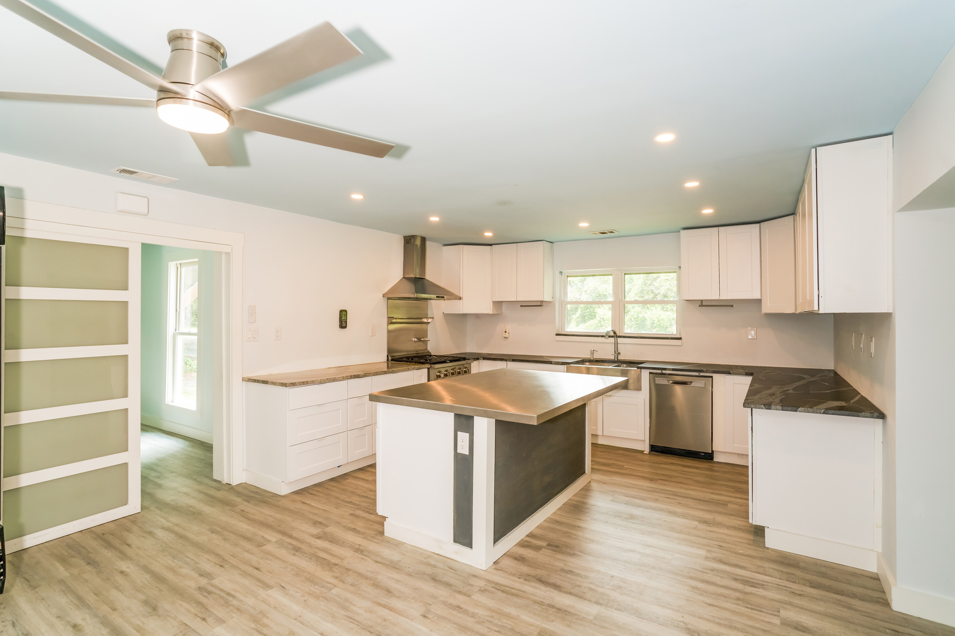 Photo 9 of 22 of 5213 Dillon Ave, Savannah, GA