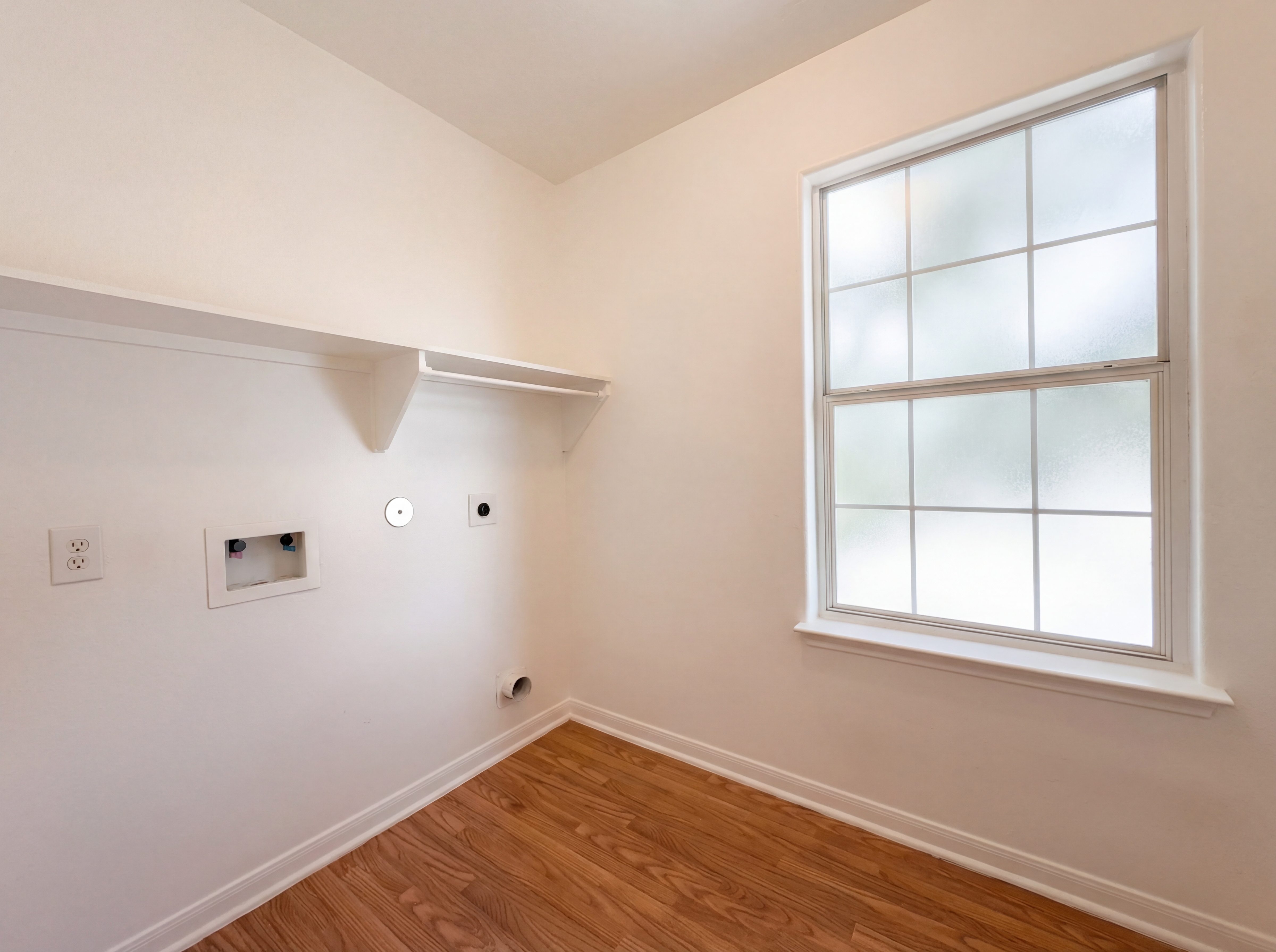 Photo 11 of 17 of 2310 Redfish Dr, Texas City, TX