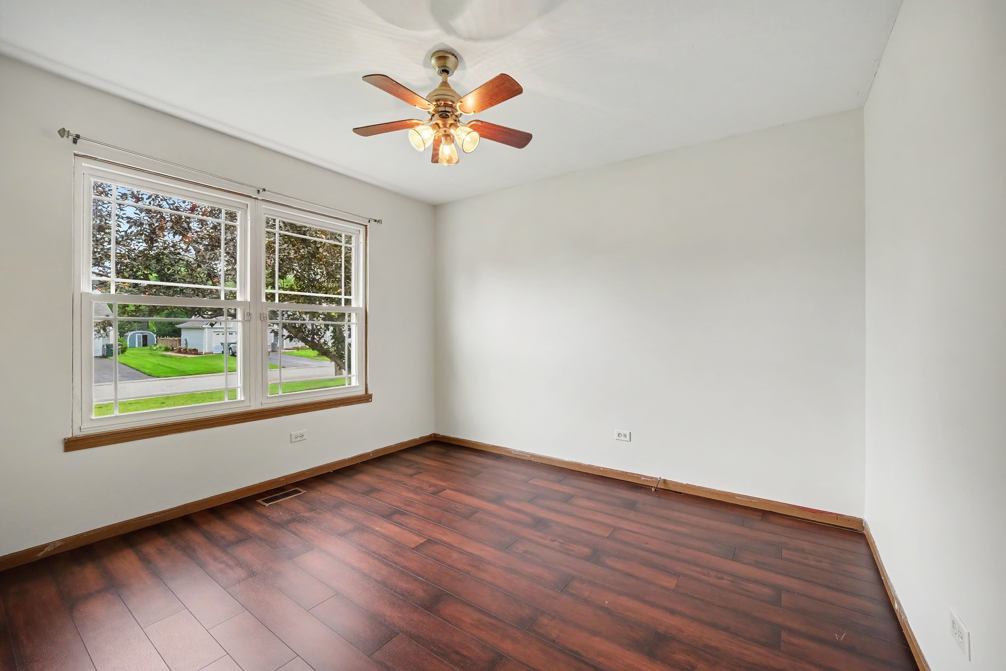 Photo 10 of 16 of 3512 Portsmouth Dr, Zion, IL