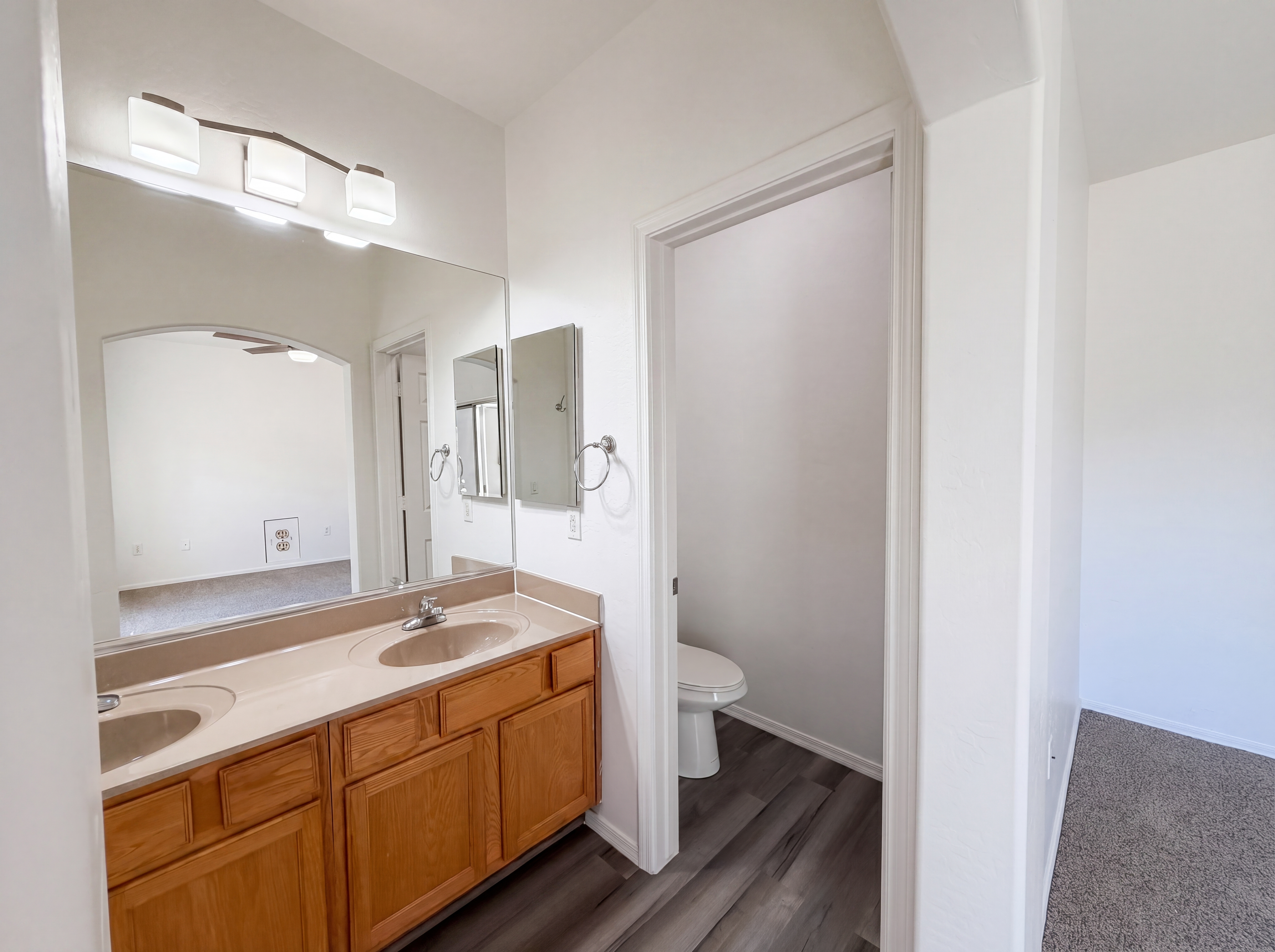 Photo 13 of 22 of 1718 W Colter St, Phoenix, AZ