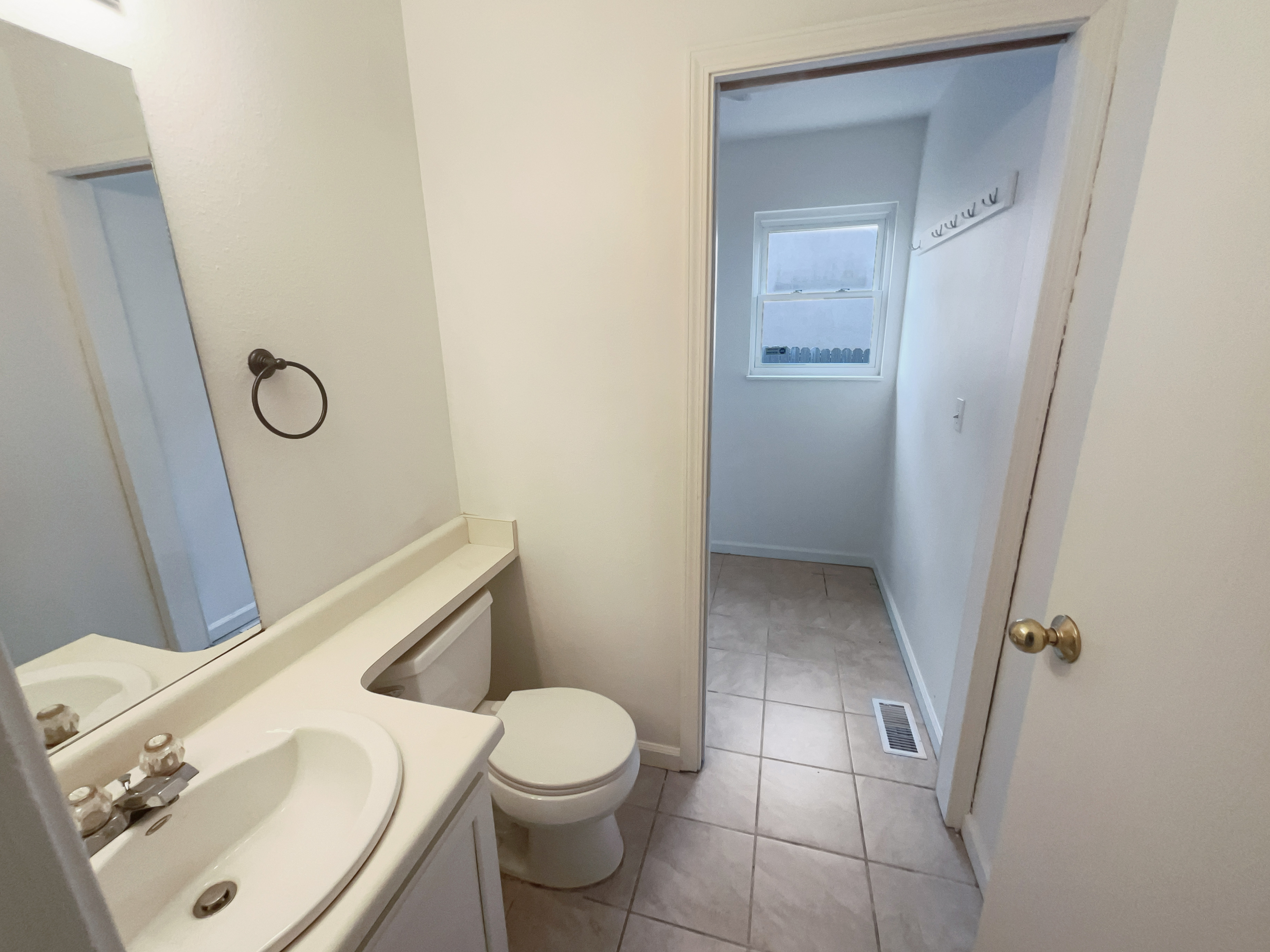 Photo 12 of 28 of 217 Corliss St, Colorado Springs, CO