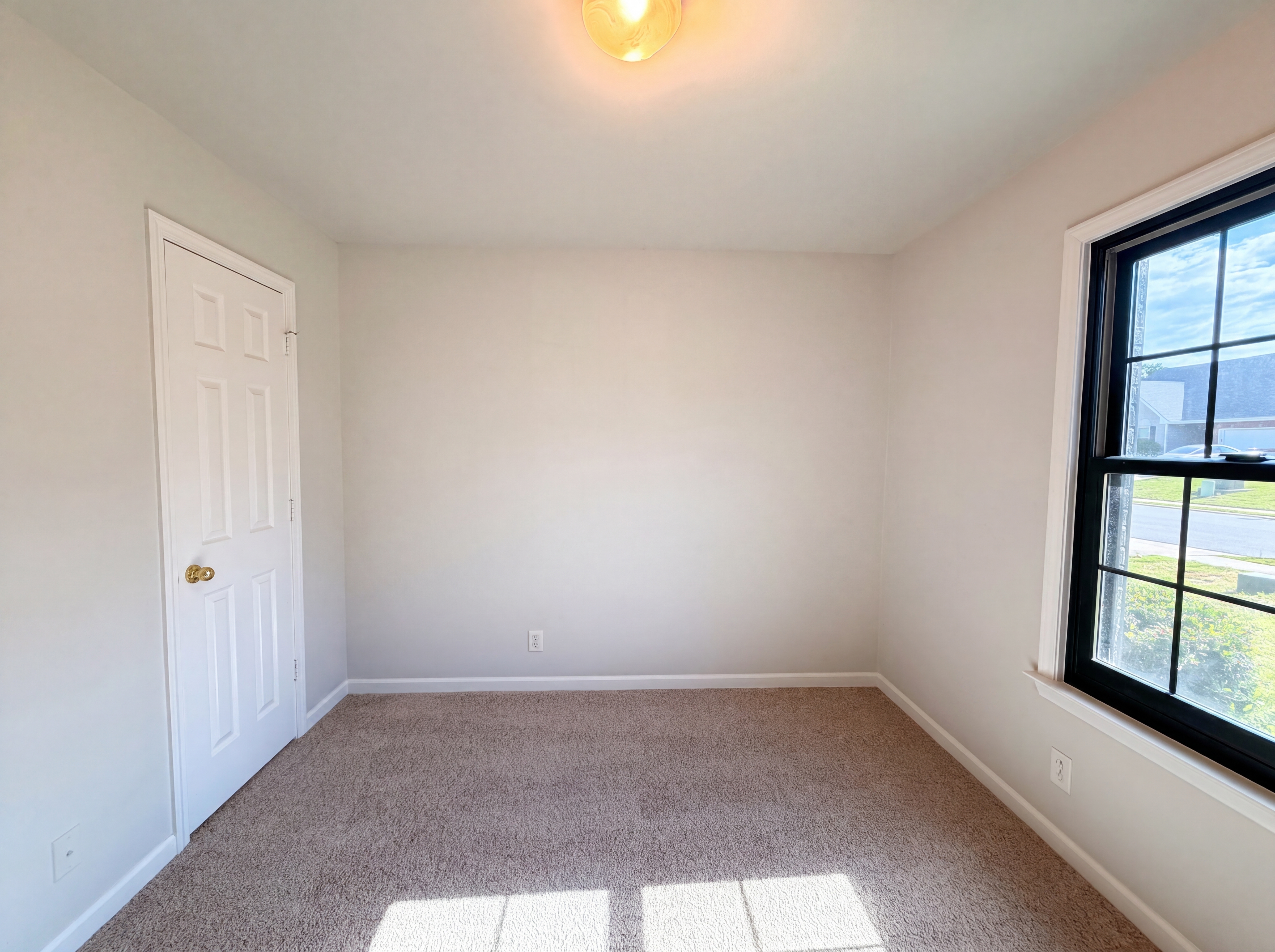 Photo 10 of 24 of 1688 Cedar Springs Cir, Clarksville, TN
