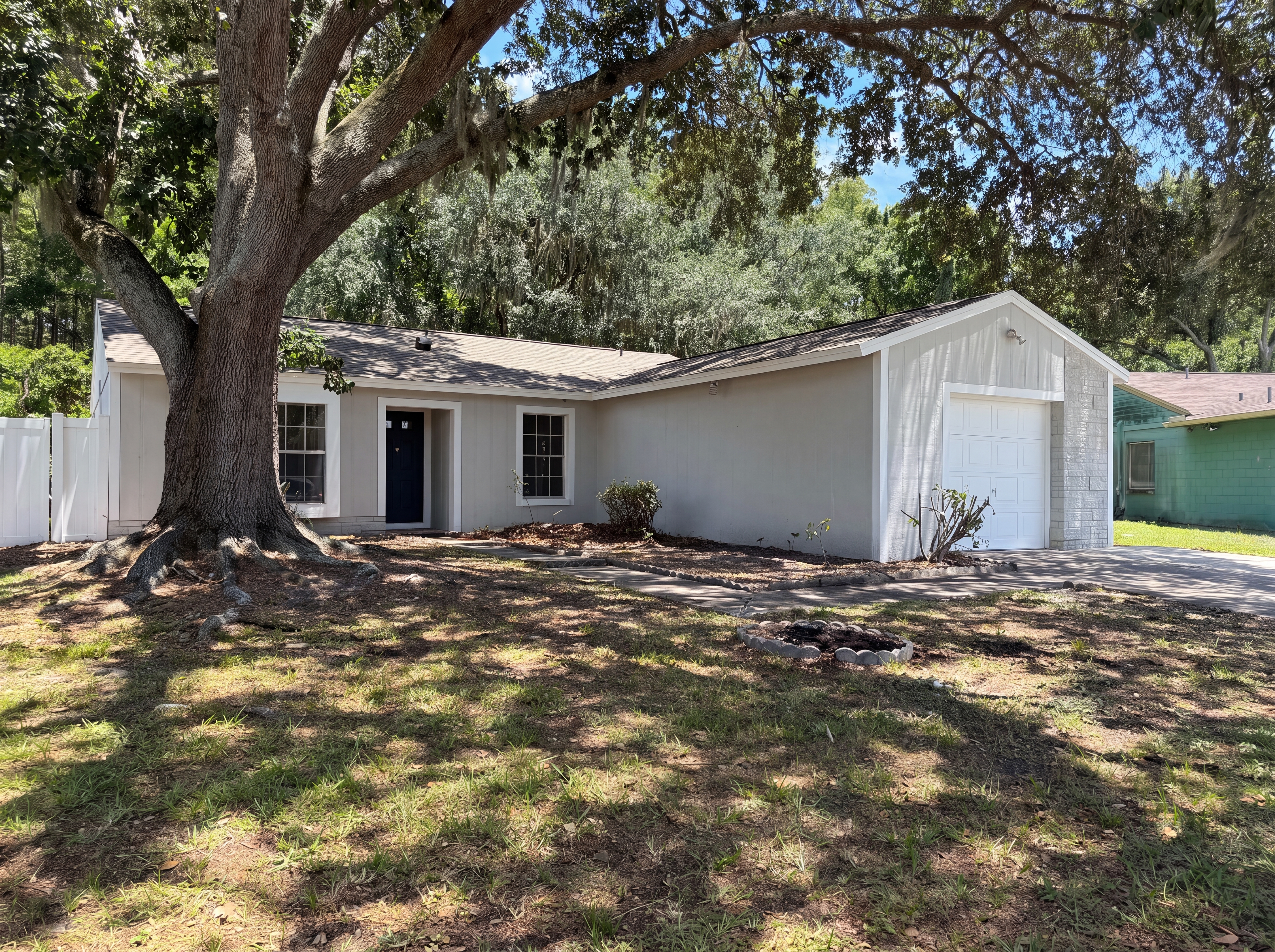 Photo 23 of 27 of 5720 Kneeland Ln, Tampa, FL