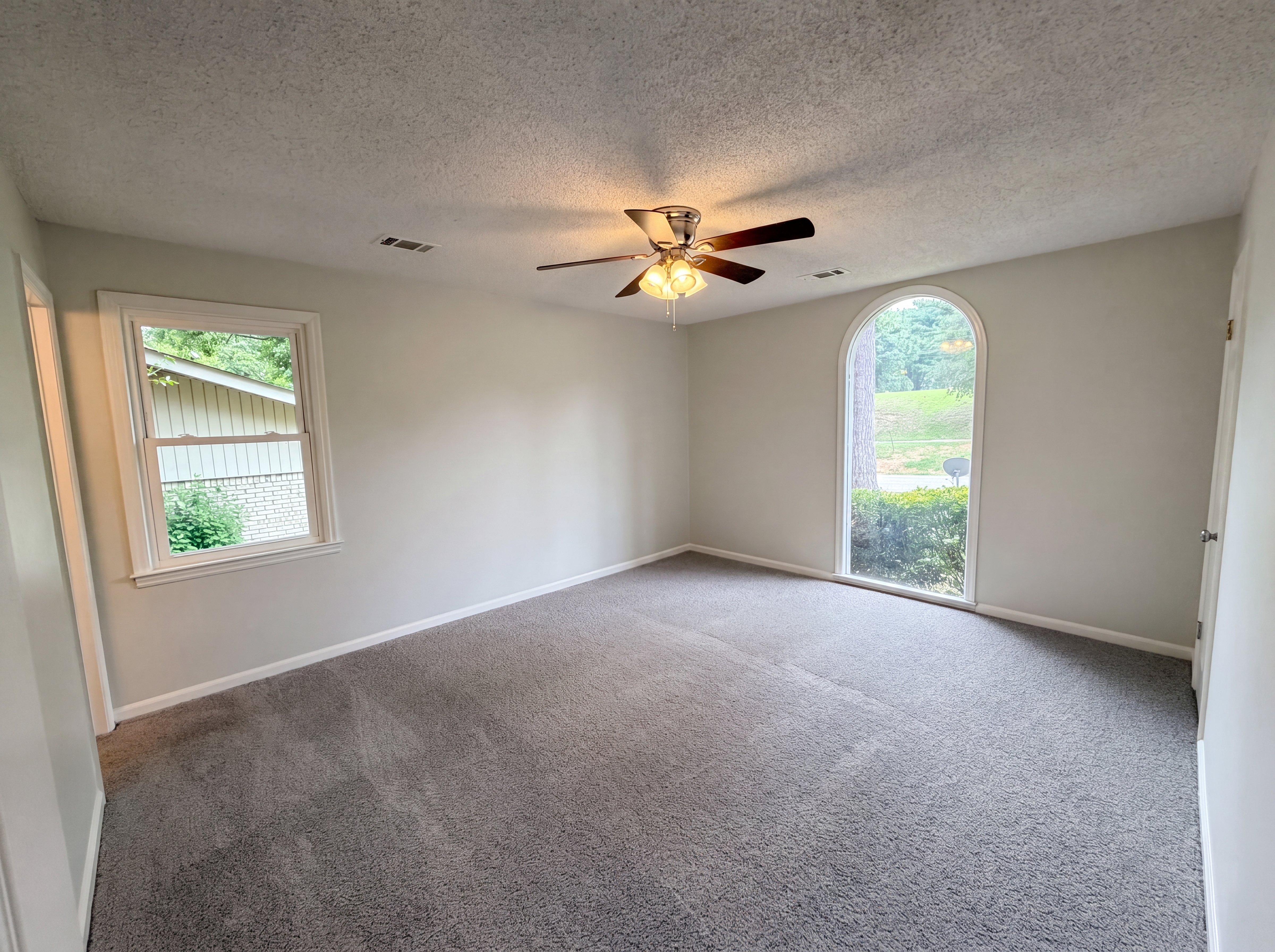 Photo 16 of 22 of 1820 Chantilly Dr, Columbia, SC