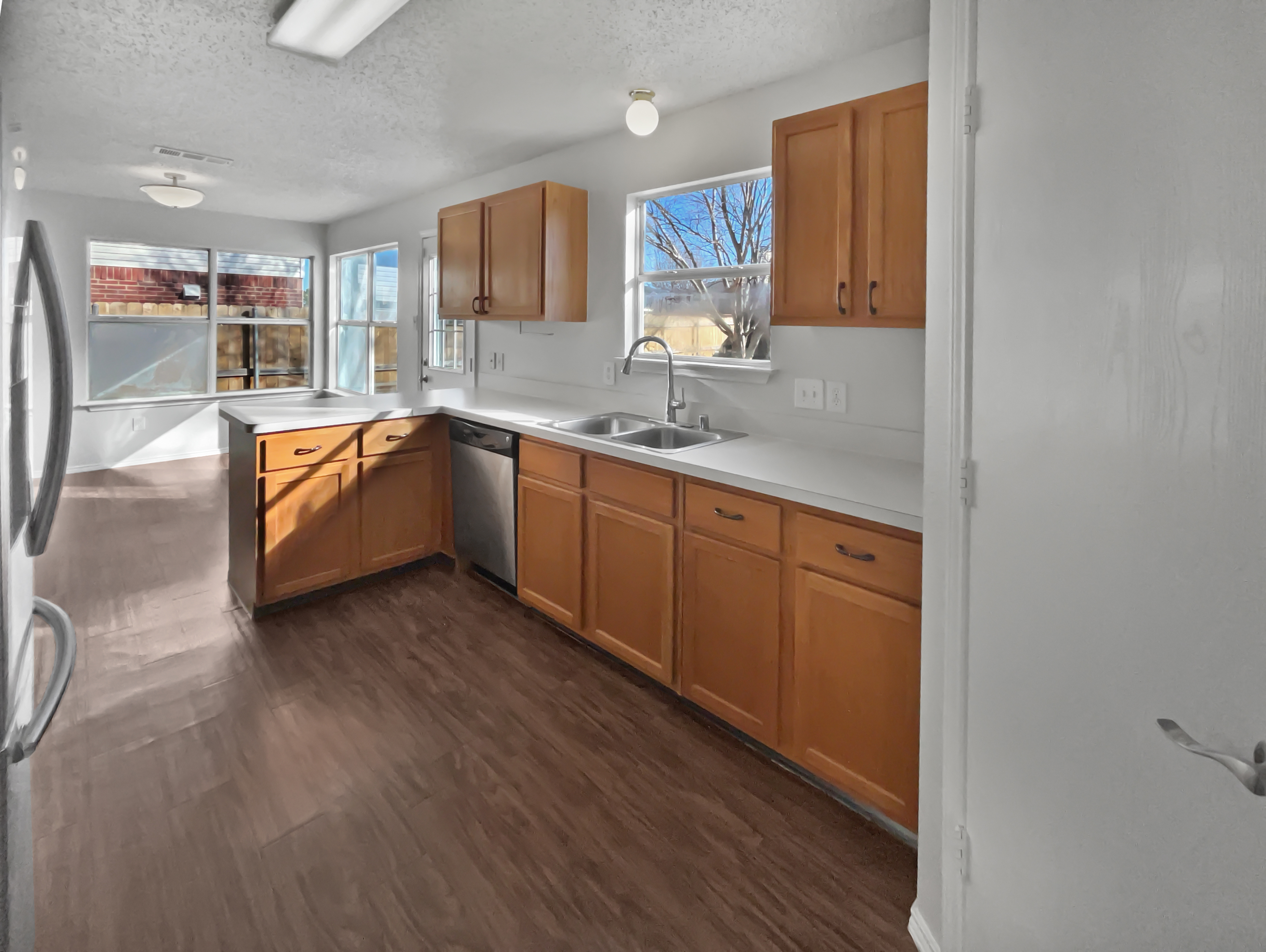 Photo 9 of 21 of 333 Longshore Dr, Little Elm, TX