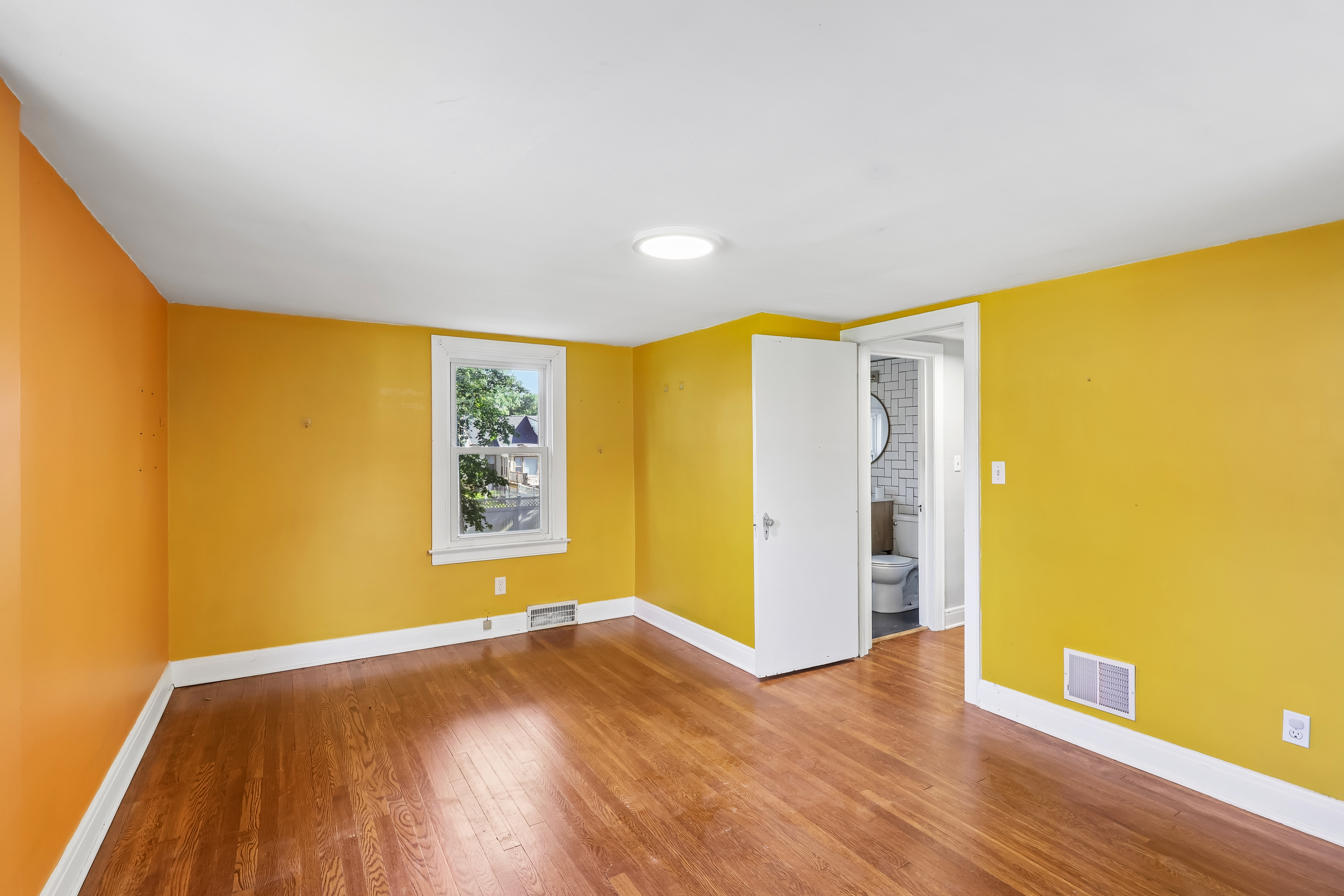 Photo 13 of 39 of 1824 Edgewood St NE, Warren, OH