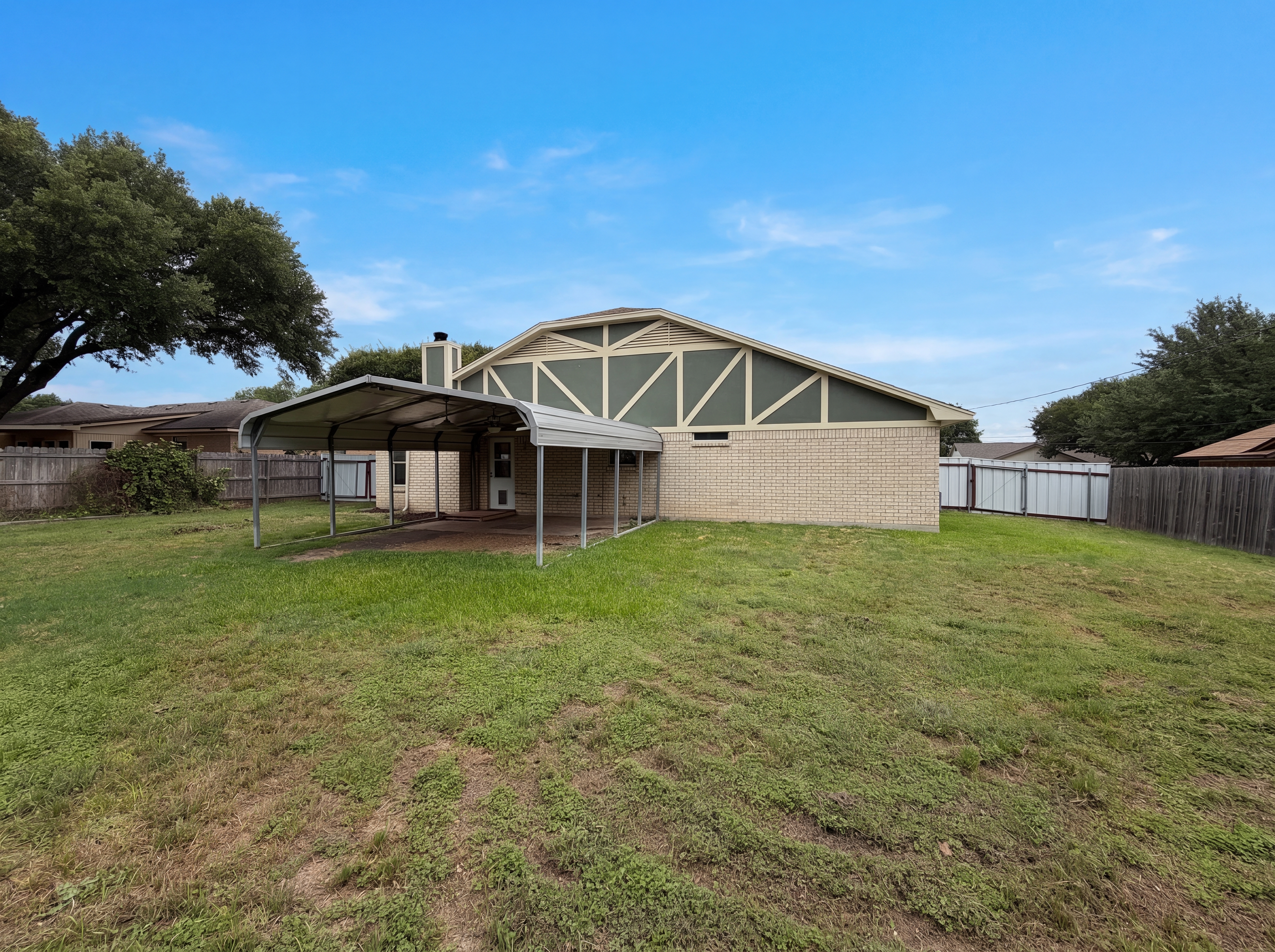 Photo 5 of 16 of 208 Dakota Dr, Hewitt, TX