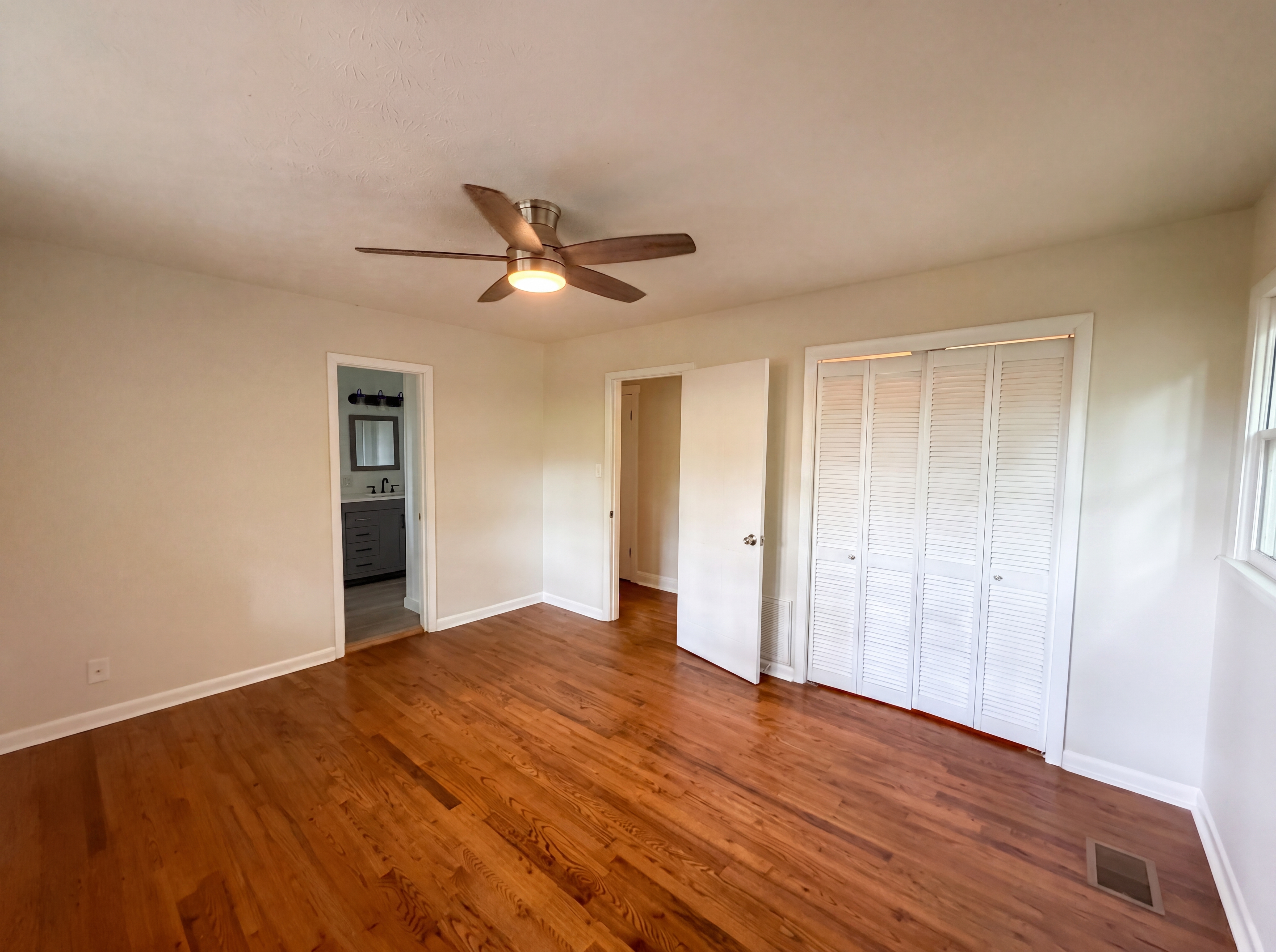 Photo 4 of 22 of 1017 Clacktown Rd, Winder, GA