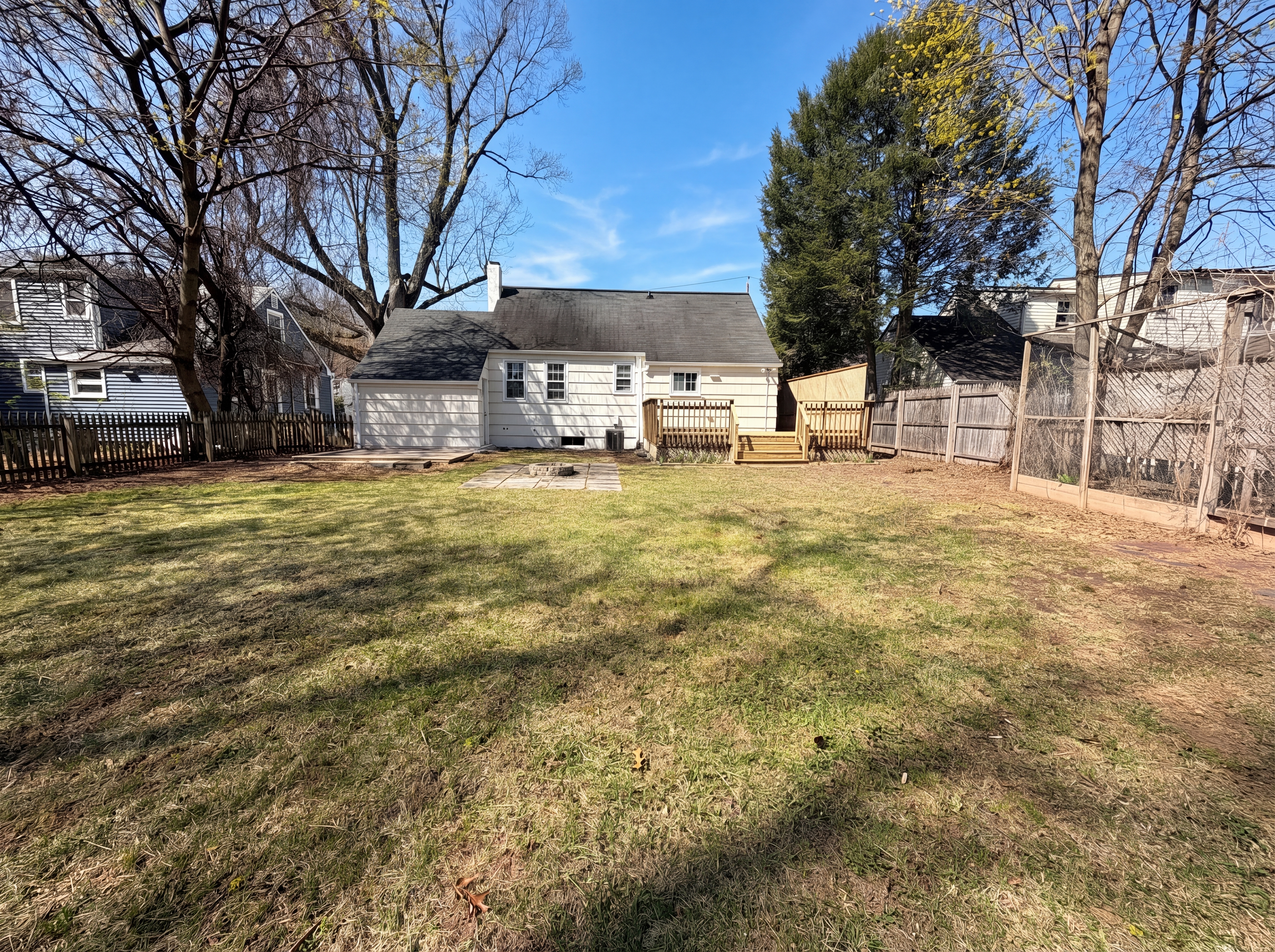Photo 5 of 23 of 19 Delekas Ave, South Plainfield, NJ