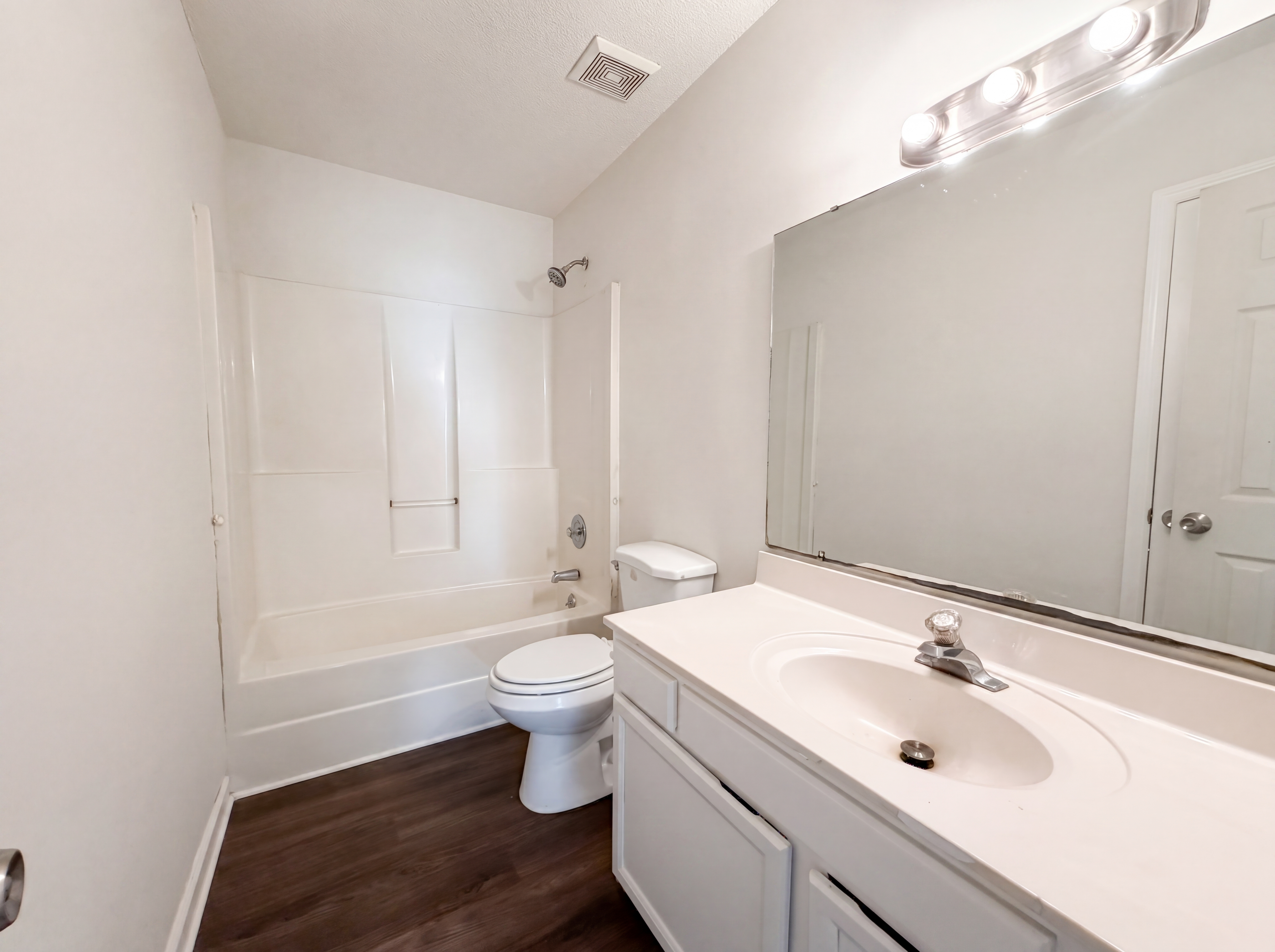 Photo 18 of 26 of 2028 Larson Ln, Goose Creek, SC