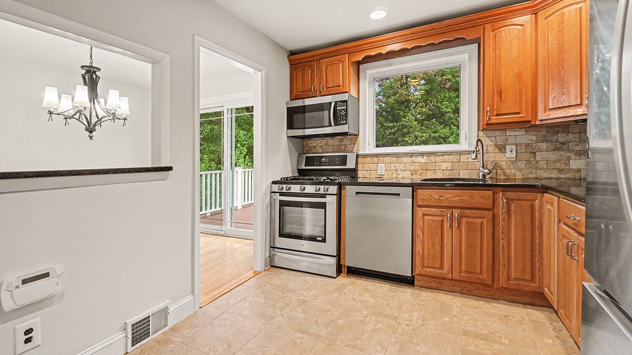 Photo 3 of 28 of 314 Colonial Dr, Exton, PA