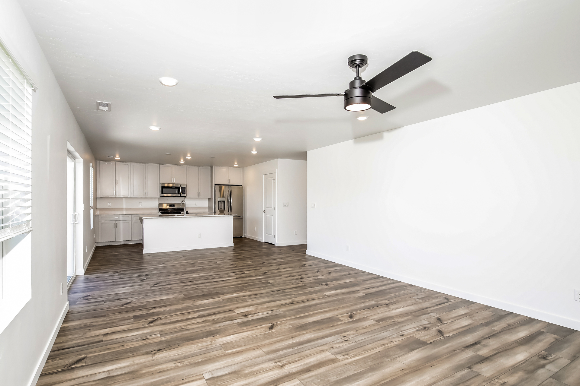 Photo 6 of 18 of 1910 E Springloyd St, Meridian, ID