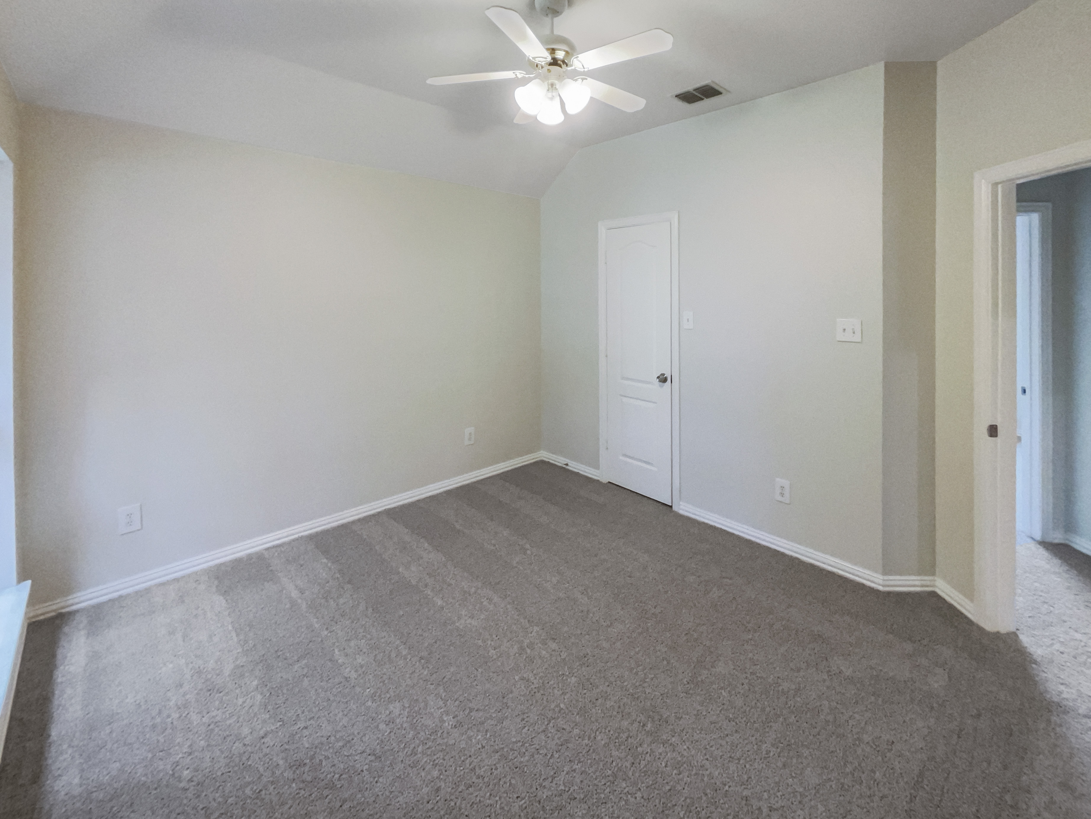 Photo 31 of 41 of 413 Thunderbrook Rd, Garland, TX