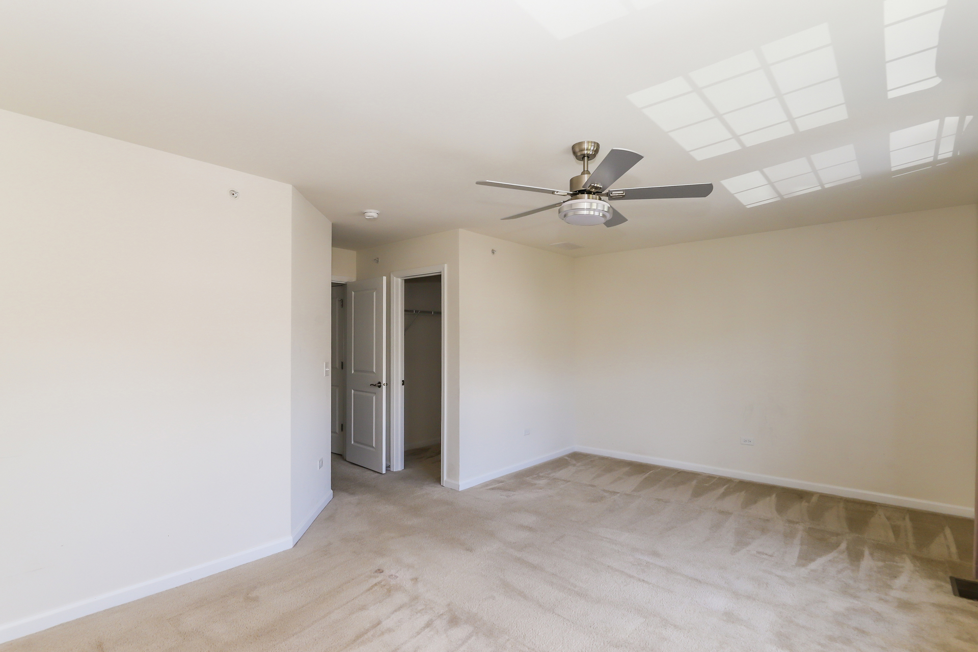 Photo 4 of 21 of 1437 Crimson Ln, Yorkville, IL