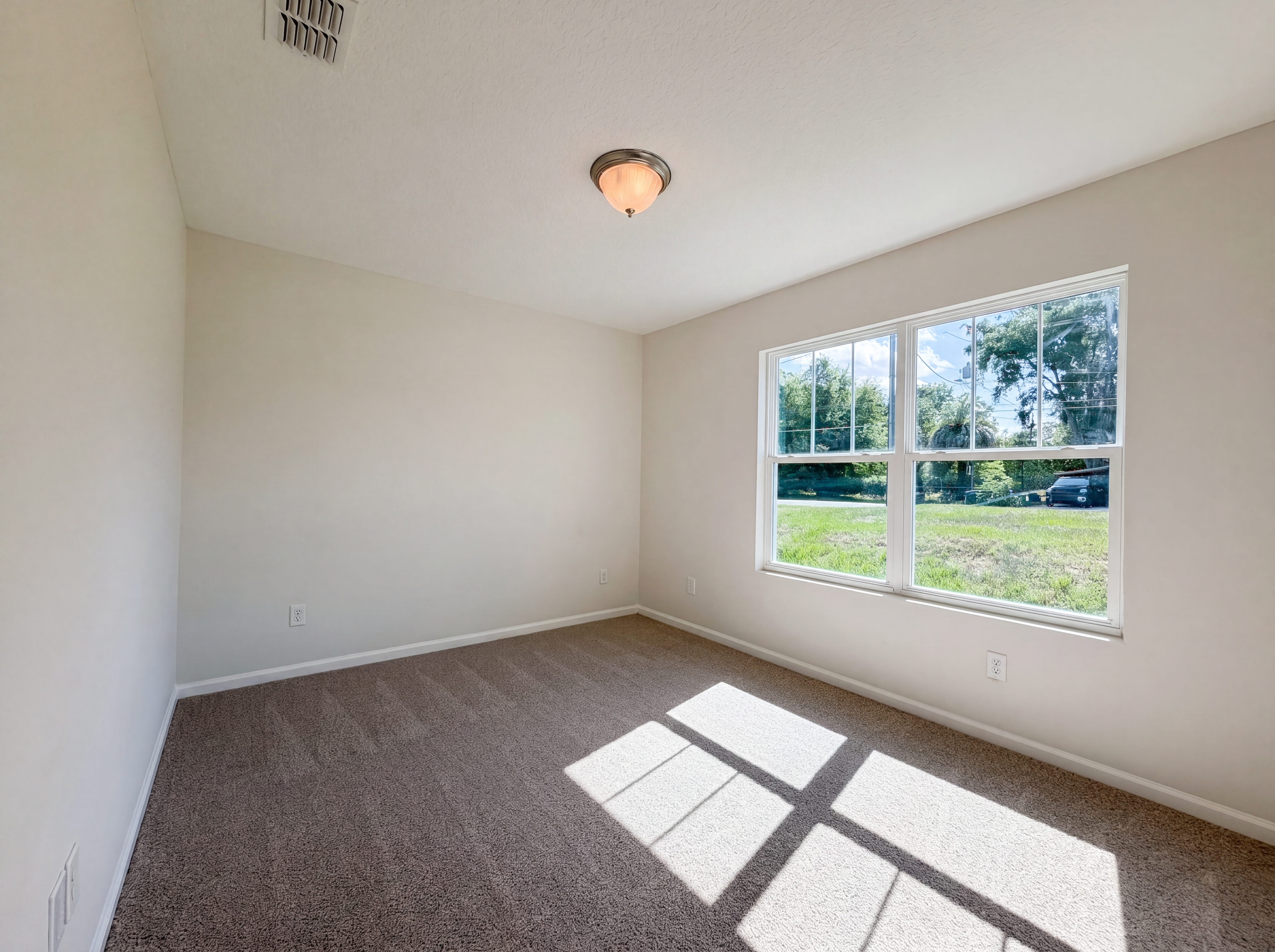 Photo 4 of 23 of 5925 Davon St, Jacksonville, FL