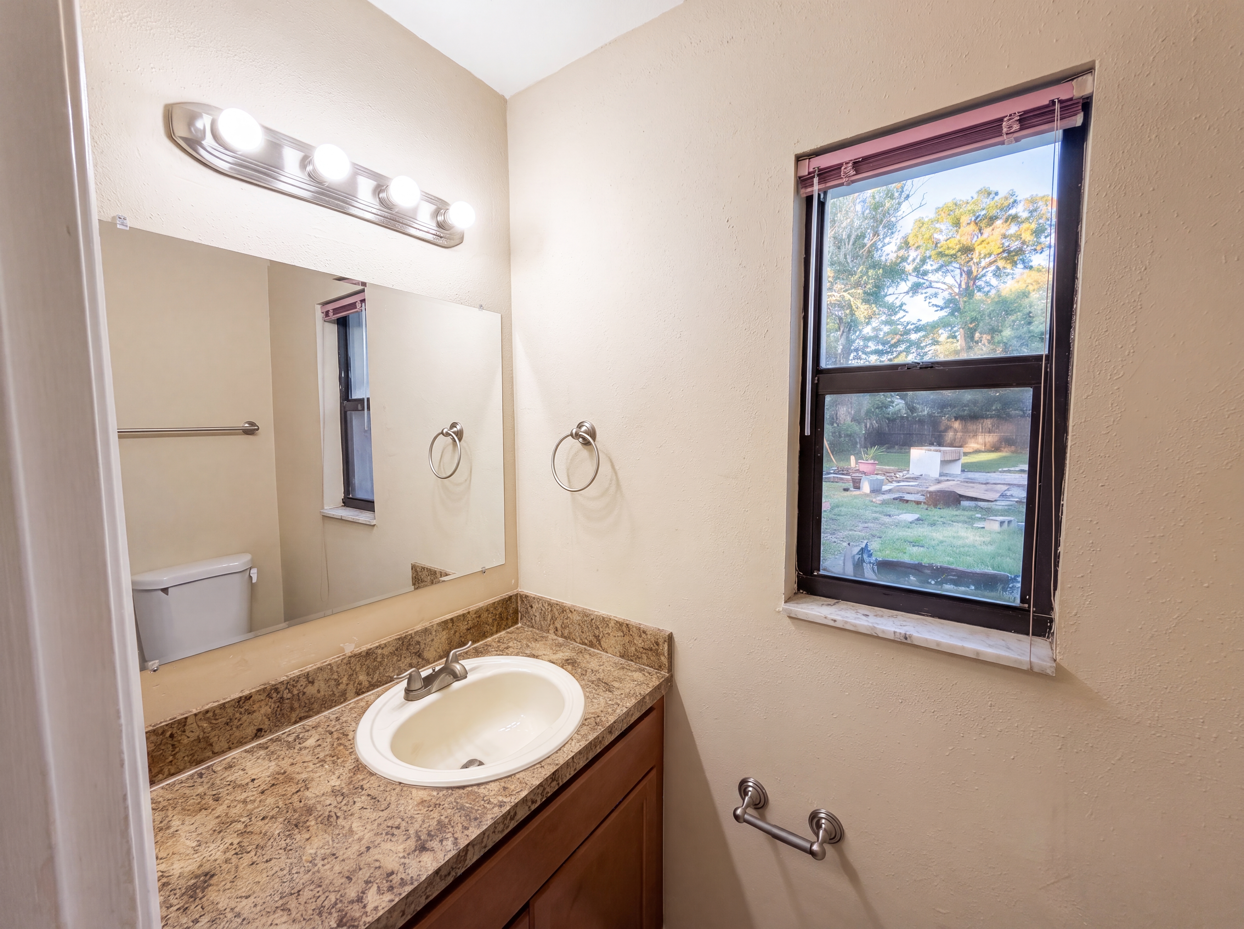 Photo 21 of 26 of 722 Virginia Ln, Apopka, FL