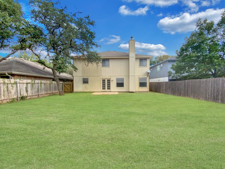 Photo 7 of 28 - 4803 Alta Loma Dr, Austin, TX 78749