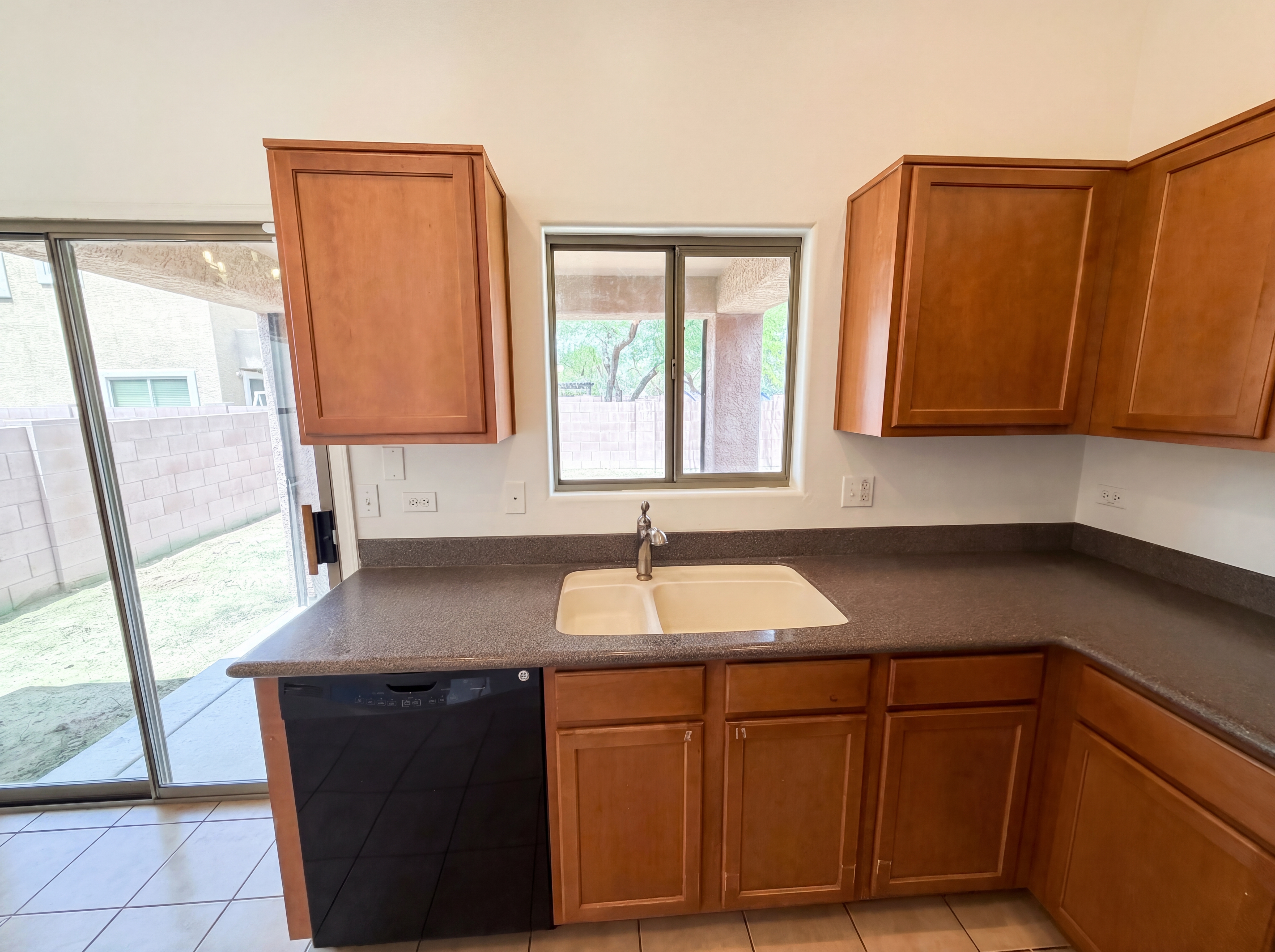 Photo 7 of 19 of 1067 E Lyle Canyon Dr, Sahuarita, AZ