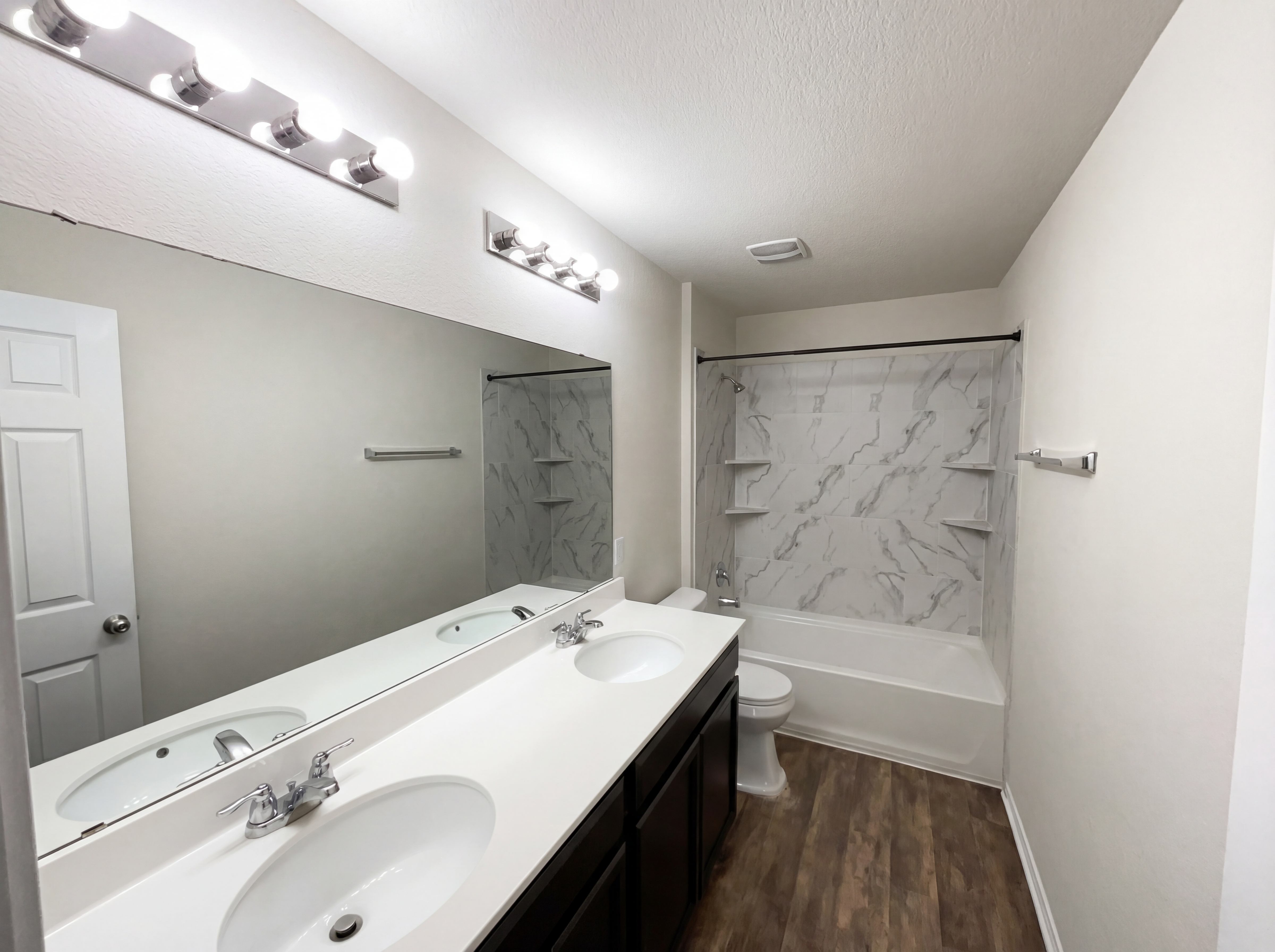 Photo 16 of 22 of 709 Hummingbird Ln, Leander, TX
